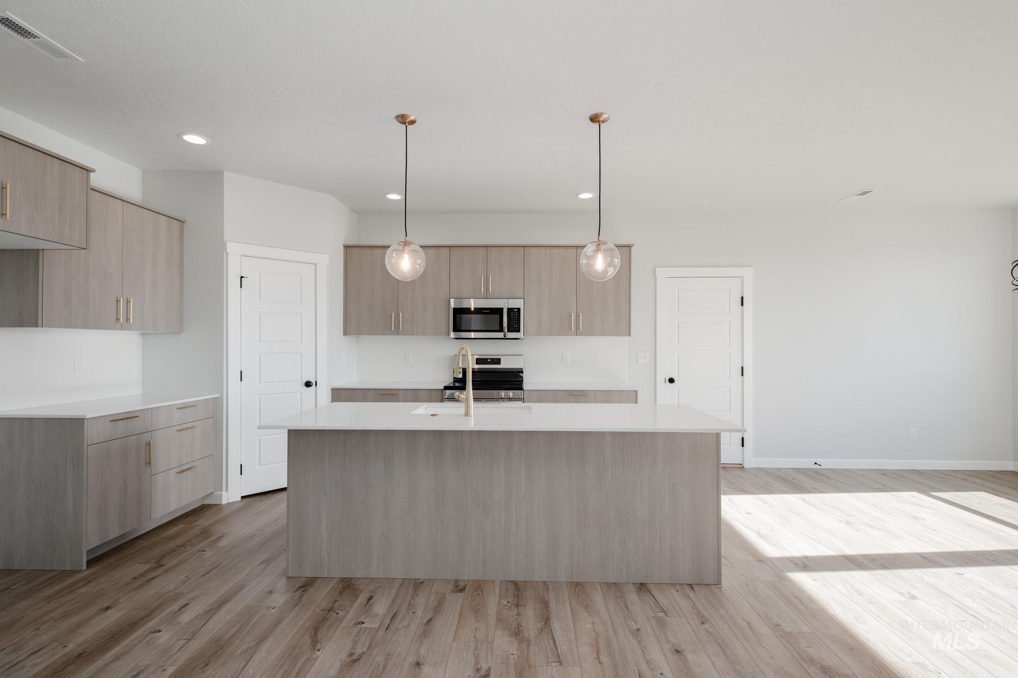 3941 W Maypearl St, Meridian, Idaho 83642, 4 Bedrooms, 2.5 Bathrooms, Residential For Sale, Price $614,990,MLS 98966417