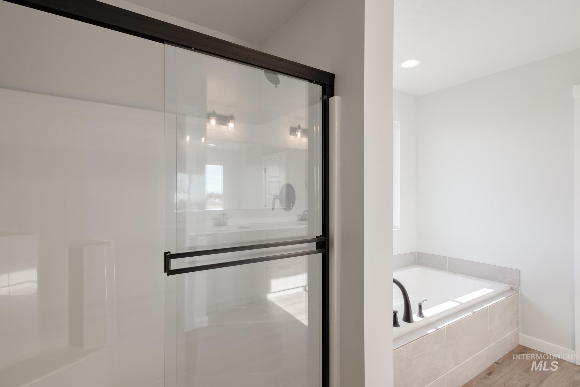 3941 W Maypearl St, Meridian, Idaho 83642, 4 Bedrooms, 2.5 Bathrooms, Residential For Sale, Price $614,990,MLS 98966417