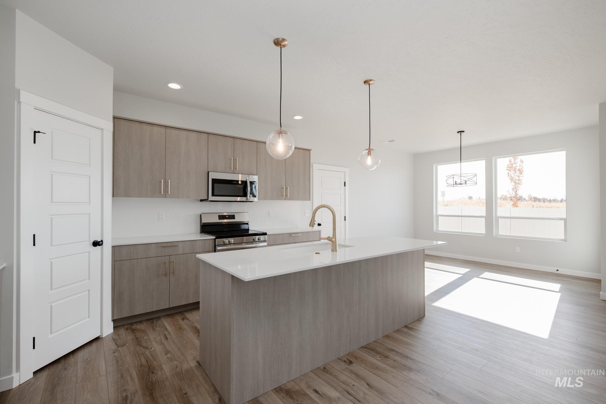 3941 W Maypearl St, Meridian, Idaho 83642, 4 Bedrooms, 2.5 Bathrooms, Residential For Sale, Price $614,990,MLS 98966417