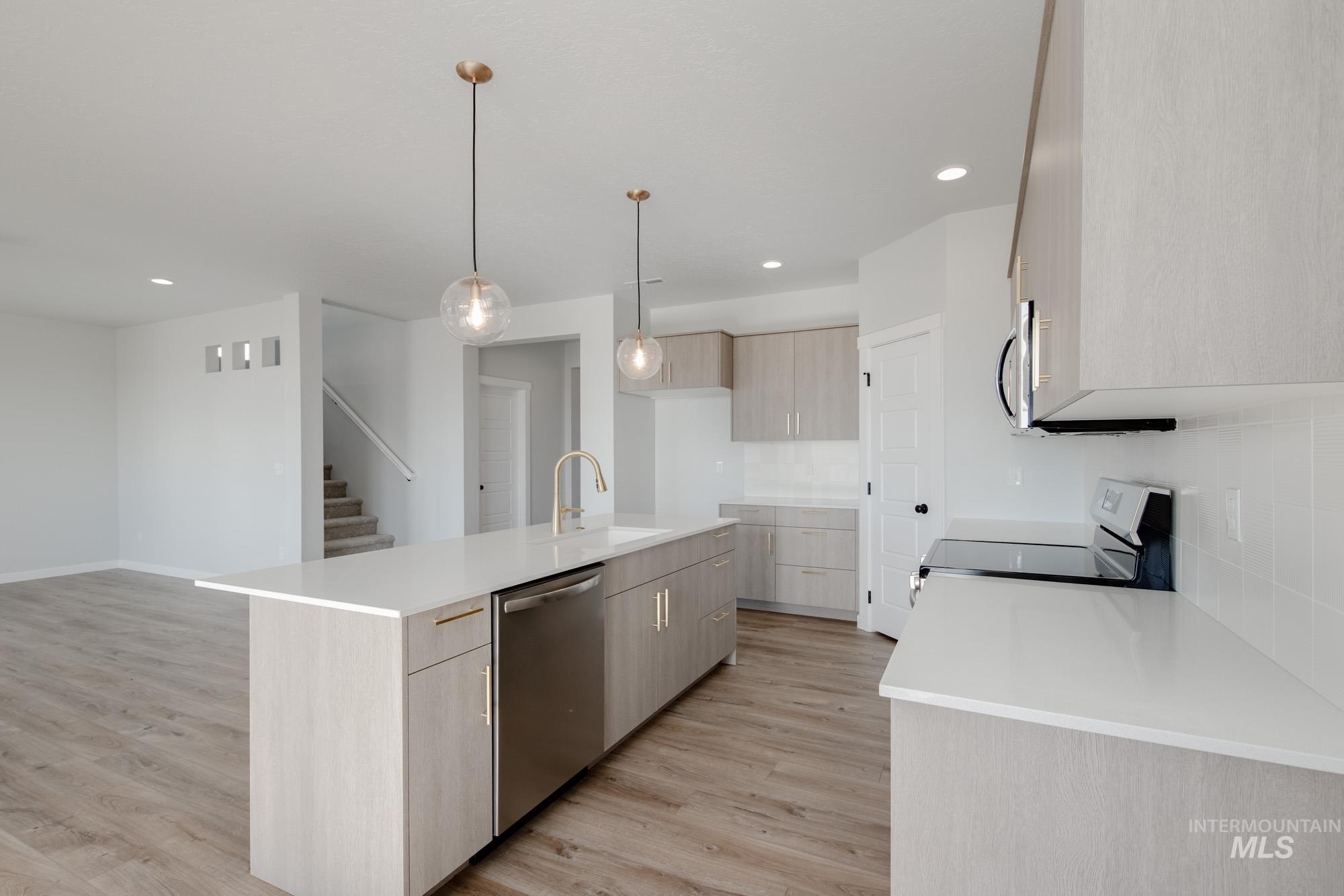 3941 W Maypearl St, Meridian, Idaho 83642, 4 Bedrooms, 2.5 Bathrooms, Residential For Sale, Price $614,990,MLS 98966417