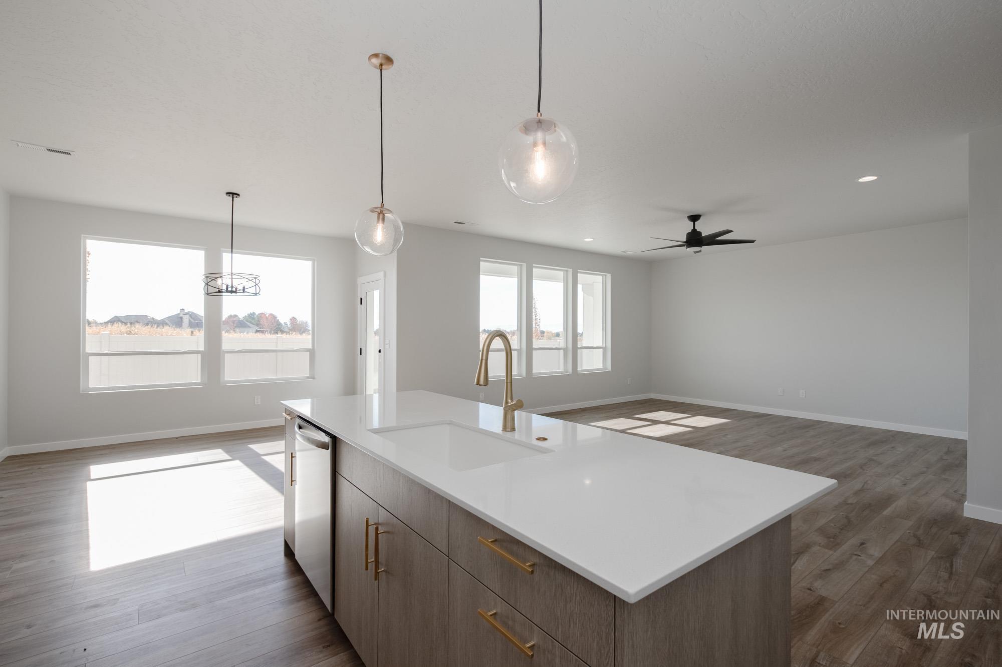 3941 W Maypearl St, Meridian, Idaho 83642, 4 Bedrooms, 2.5 Bathrooms, Residential For Sale, Price $614,990,MLS 98966417