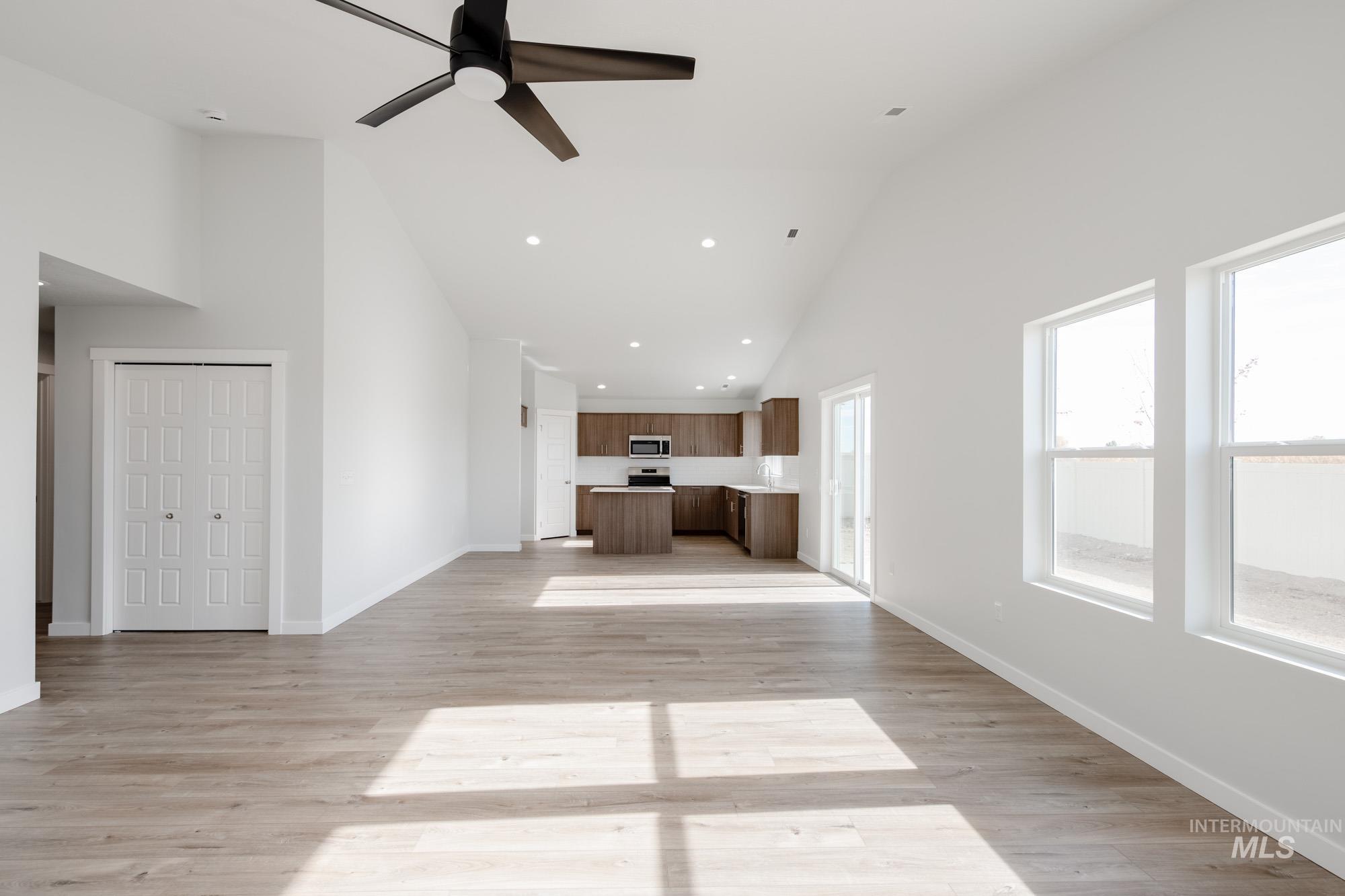 3849 W Maypearl St, Meridian, Idaho 83642, 4 Bedrooms, 2 Bathrooms, Residential For Sale, Price $464,990,MLS 98966419