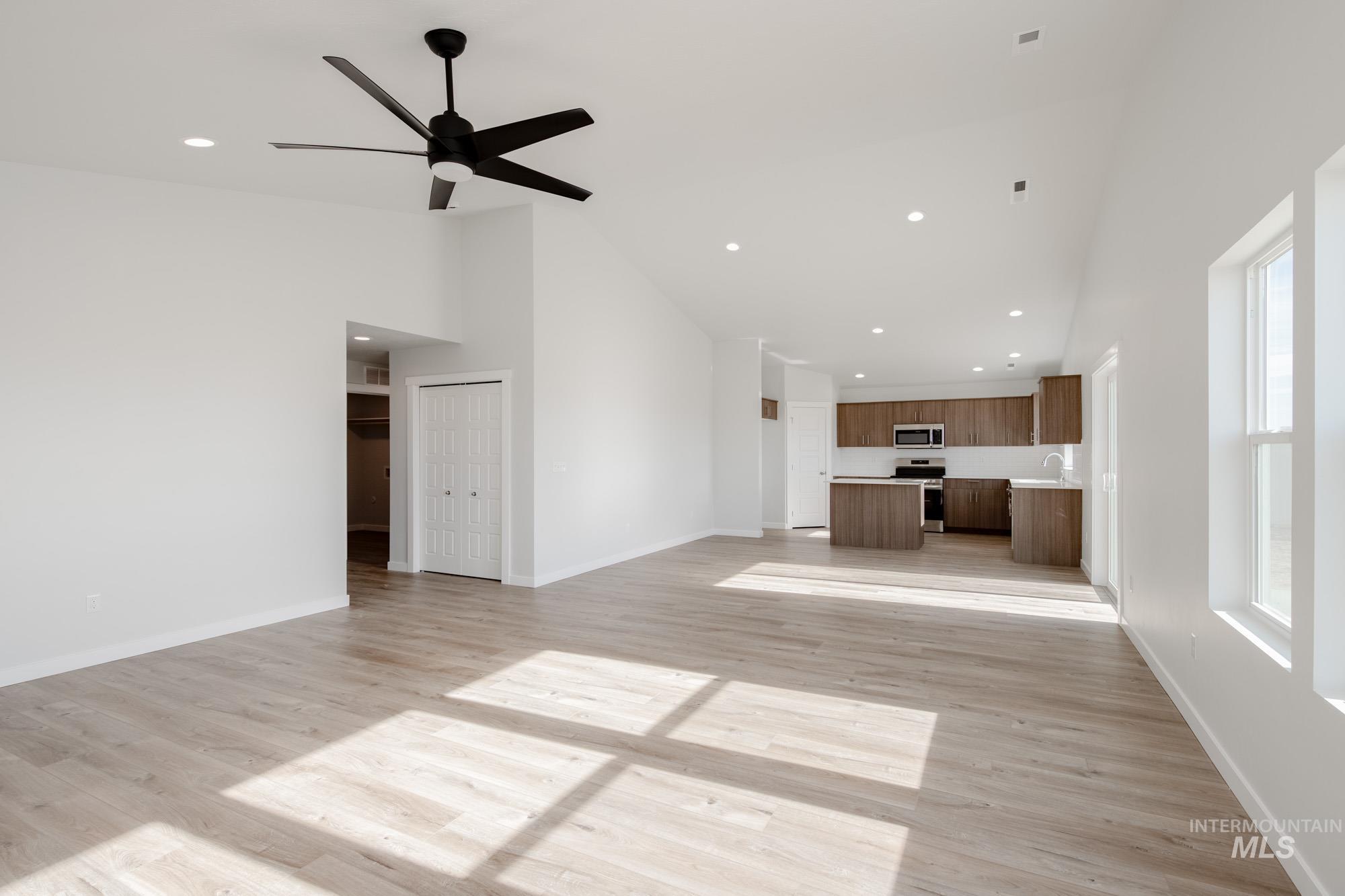 3849 W Maypearl St, Meridian, Idaho 83642, 4 Bedrooms, 2 Bathrooms, Residential For Sale, Price $464,990,MLS 98966419