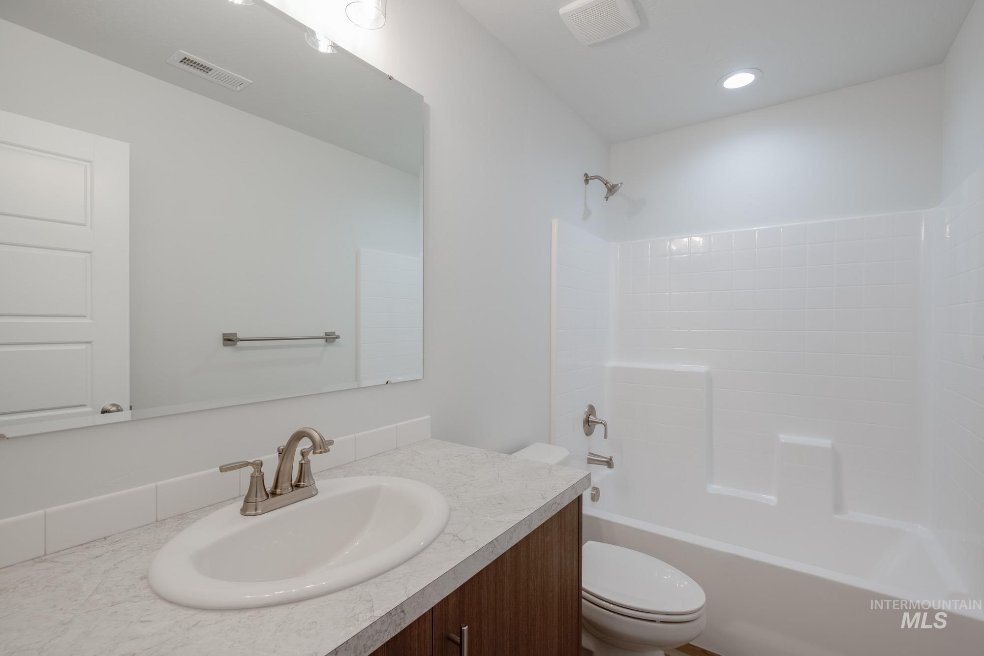 3849 W Maypearl St, Meridian, Idaho 83642, 4 Bedrooms, 2 Bathrooms, Residential For Sale, Price $464,990,MLS 98966419