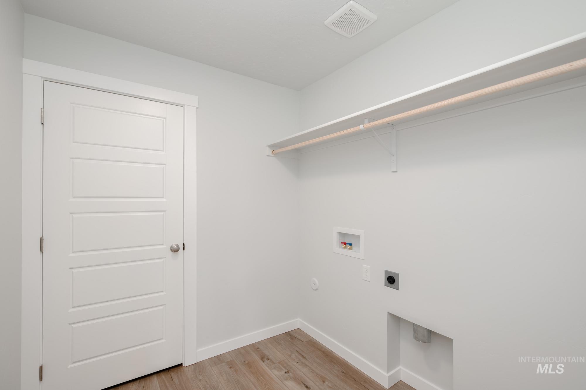 3849 W Maypearl St, Meridian, Idaho 83642, 4 Bedrooms, 2 Bathrooms, Residential For Sale, Price $464,990,MLS 98966419