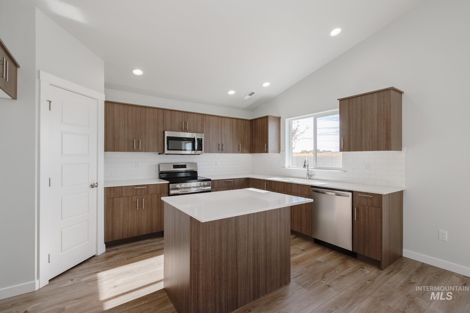 3849 W Maypearl St, Meridian, Idaho 83642, 4 Bedrooms, 2 Bathrooms, Residential For Sale, Price $464,990,MLS 98966419