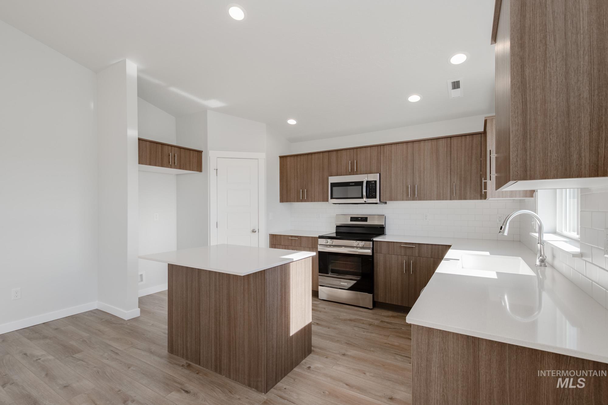 3849 W Maypearl St, Meridian, Idaho 83642, 4 Bedrooms, 2 Bathrooms, Residential For Sale, Price $464,990,MLS 98966419