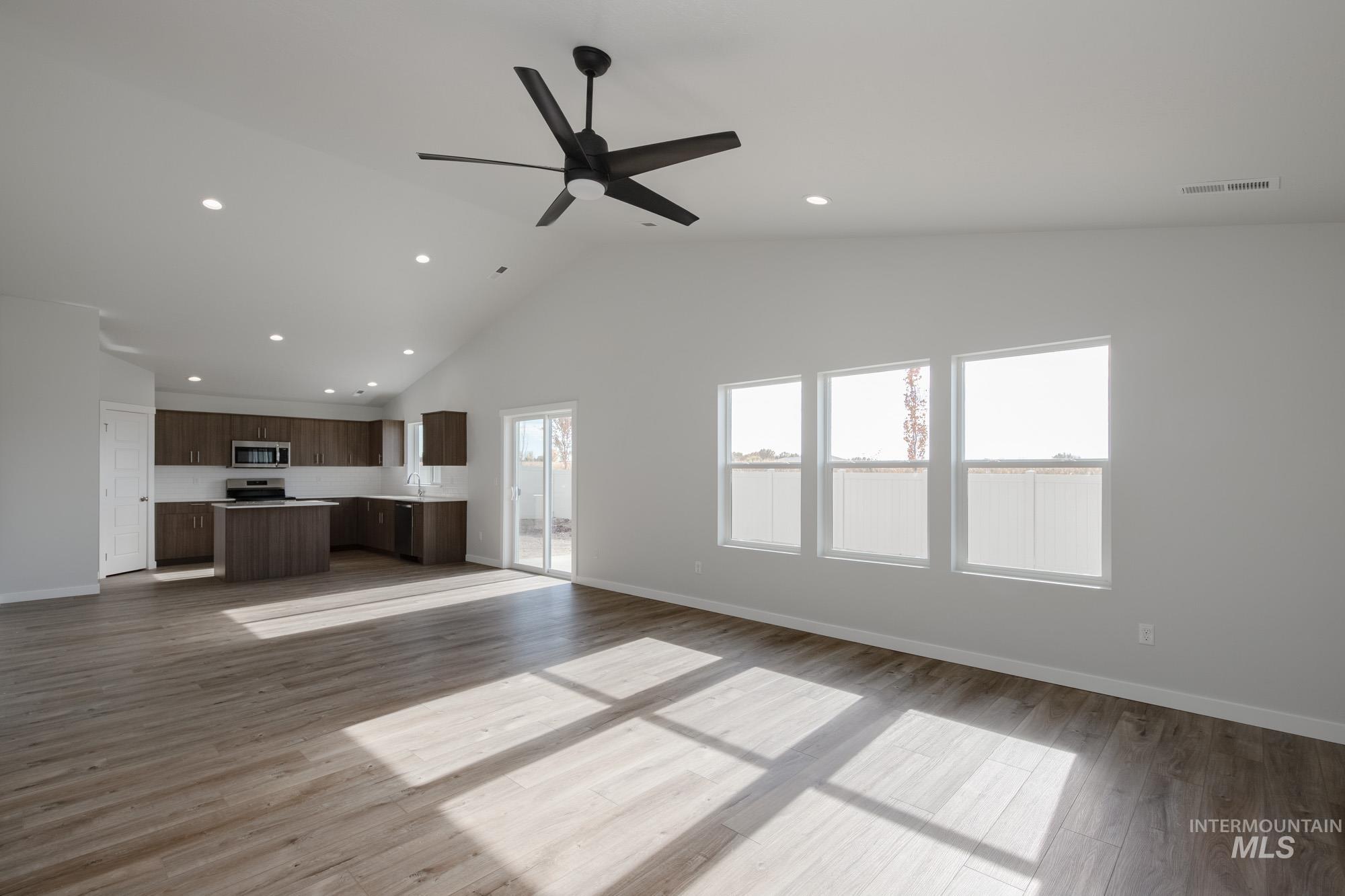 3849 W Maypearl St, Meridian, Idaho 83642, 4 Bedrooms, 2 Bathrooms, Residential For Sale, Price $464,990,MLS 98966419