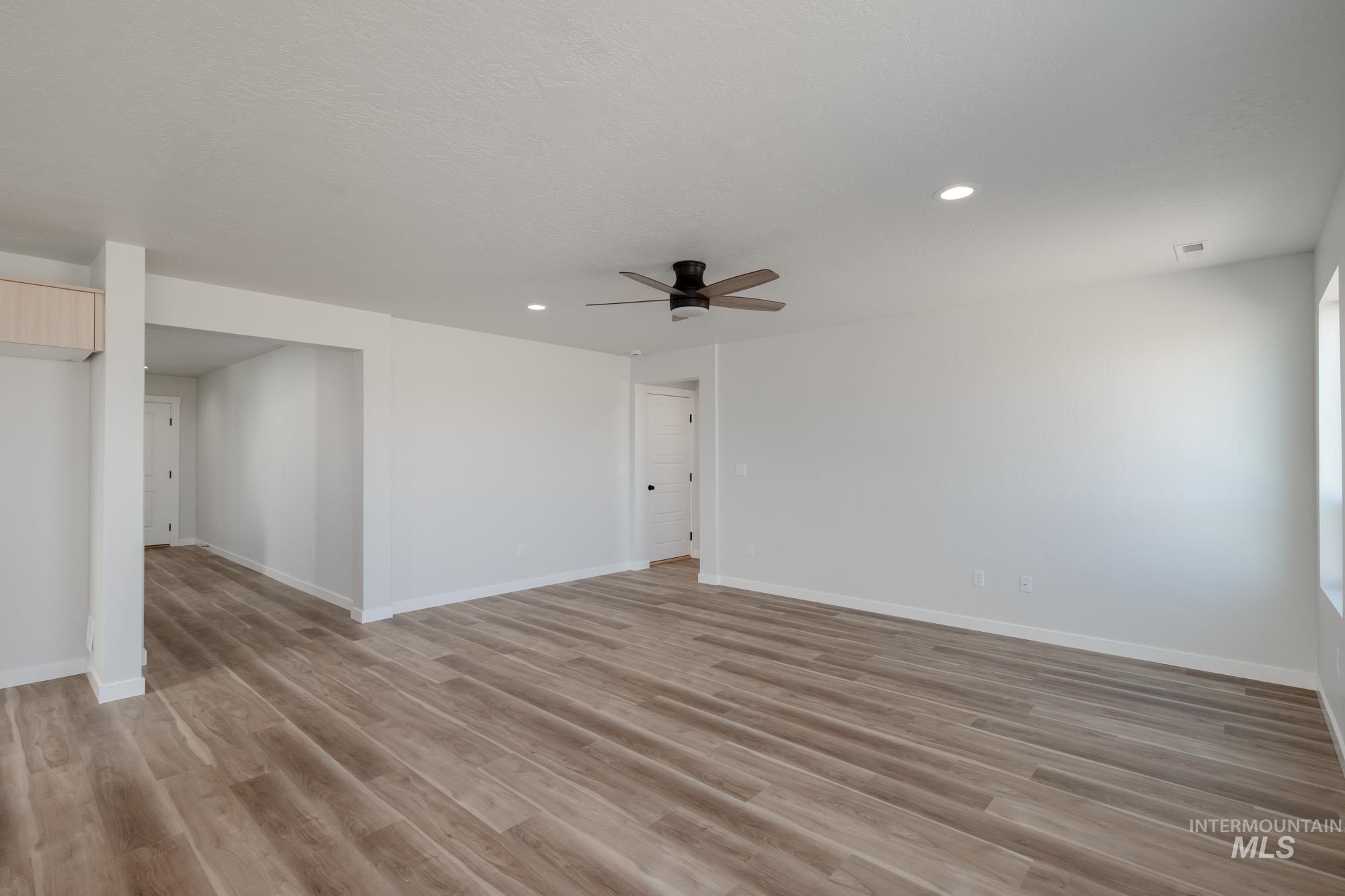 7031 S Old Farm Ave, Meridian, Idaho 83642, 5 Bedrooms, 3 Bathrooms, Residential For Sale, Price $514,990,MLS 98966421