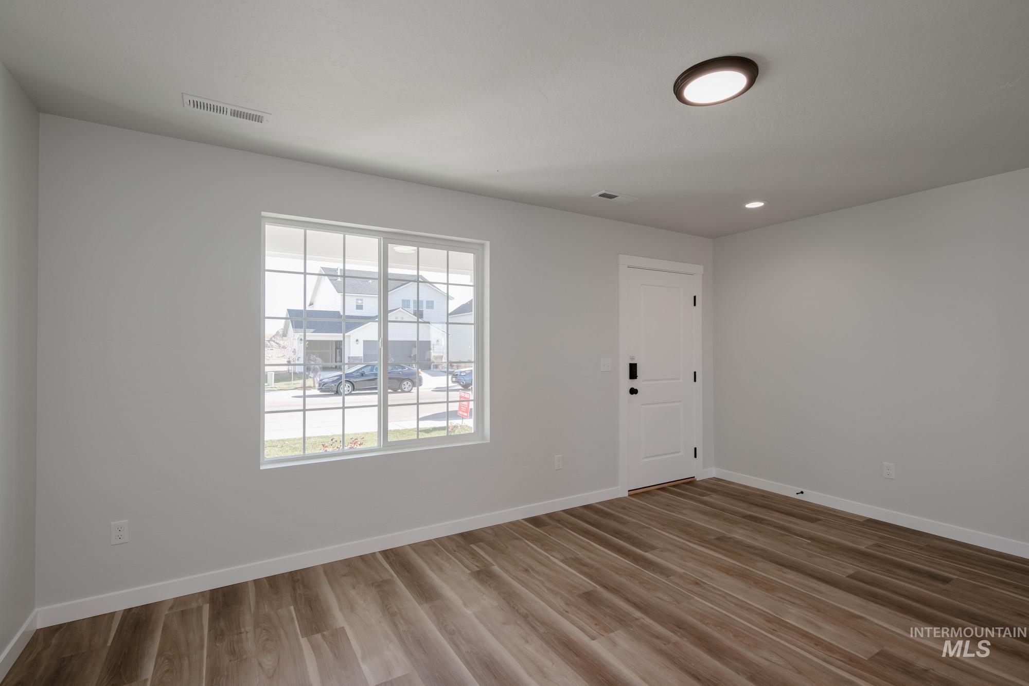 7031 S Old Farm Ave, Meridian, Idaho 83642, 5 Bedrooms, 3 Bathrooms, Residential For Sale, Price $514,990,MLS 98966421