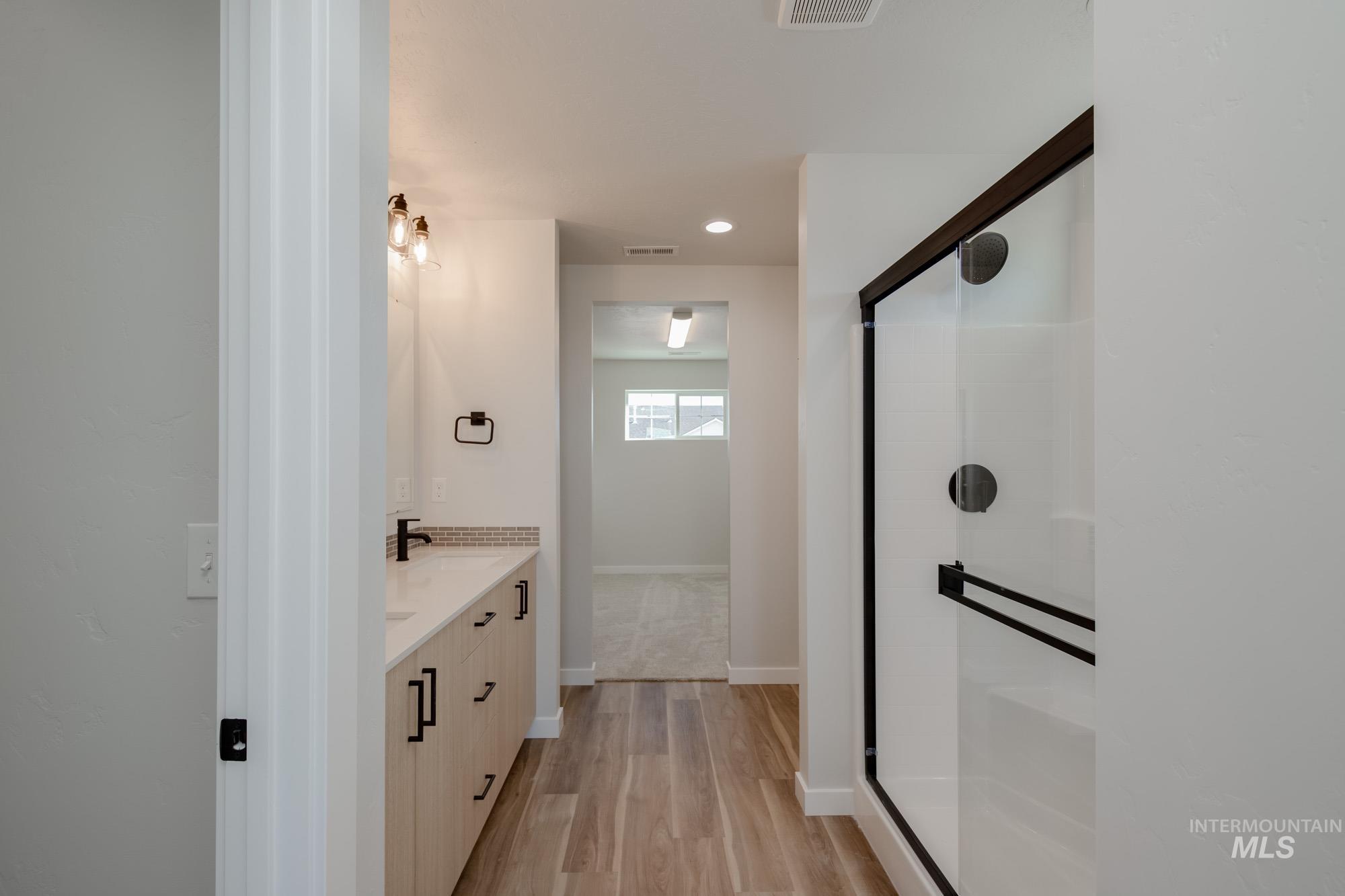 7031 S Old Farm Ave, Meridian, Idaho 83642, 5 Bedrooms, 3 Bathrooms, Residential For Sale, Price $514,990,MLS 98966421