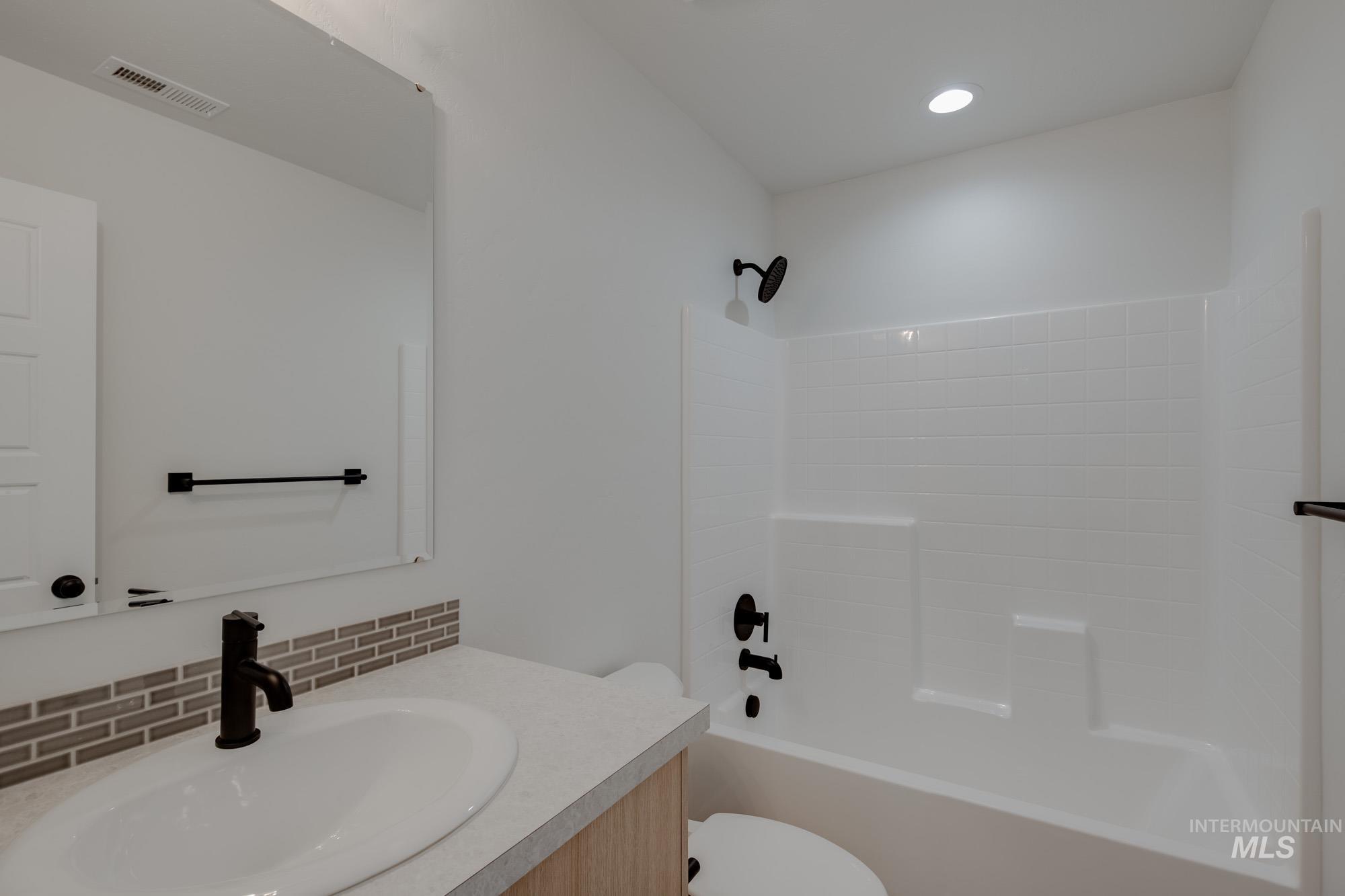 7031 S Old Farm Ave, Meridian, Idaho 83642, 5 Bedrooms, 3 Bathrooms, Residential For Sale, Price $514,990,MLS 98966421