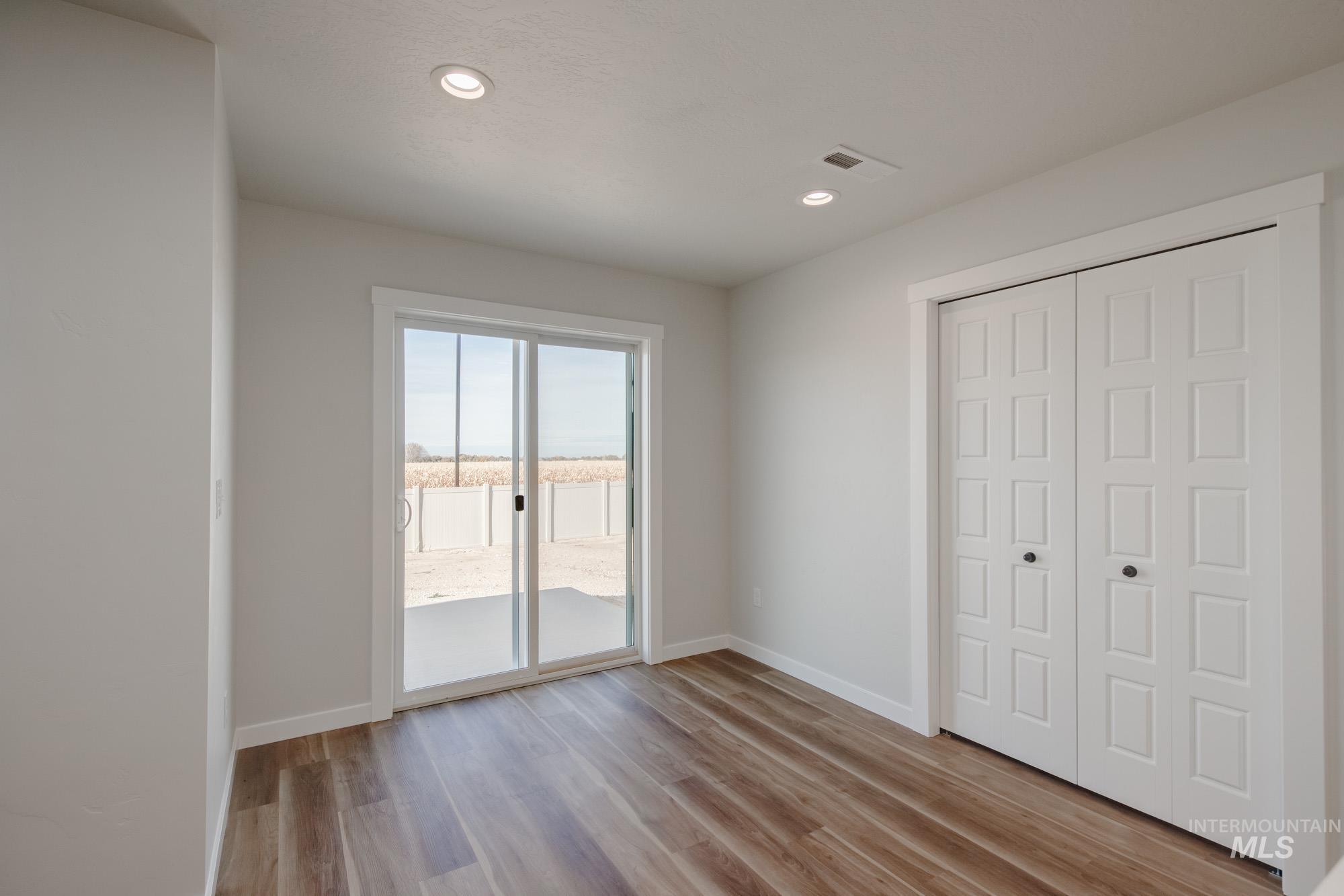 7031 S Old Farm Ave, Meridian, Idaho 83642, 5 Bedrooms, 3 Bathrooms, Residential For Sale, Price $514,990,MLS 98966421