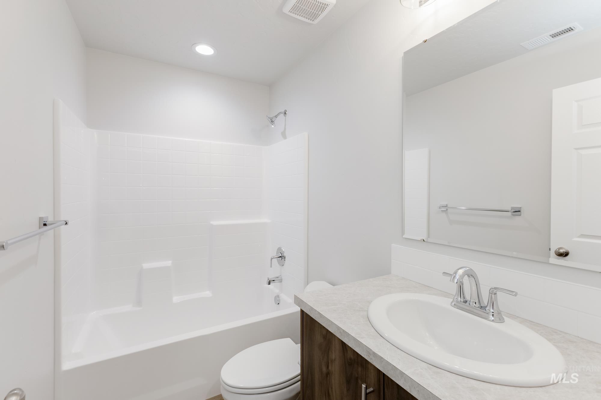 16264 Fill Ave, Caldwell, Idaho 83607, 3 Bedrooms, 2 Bathrooms, Residential For Sale, Price $404,990,MLS 98966423