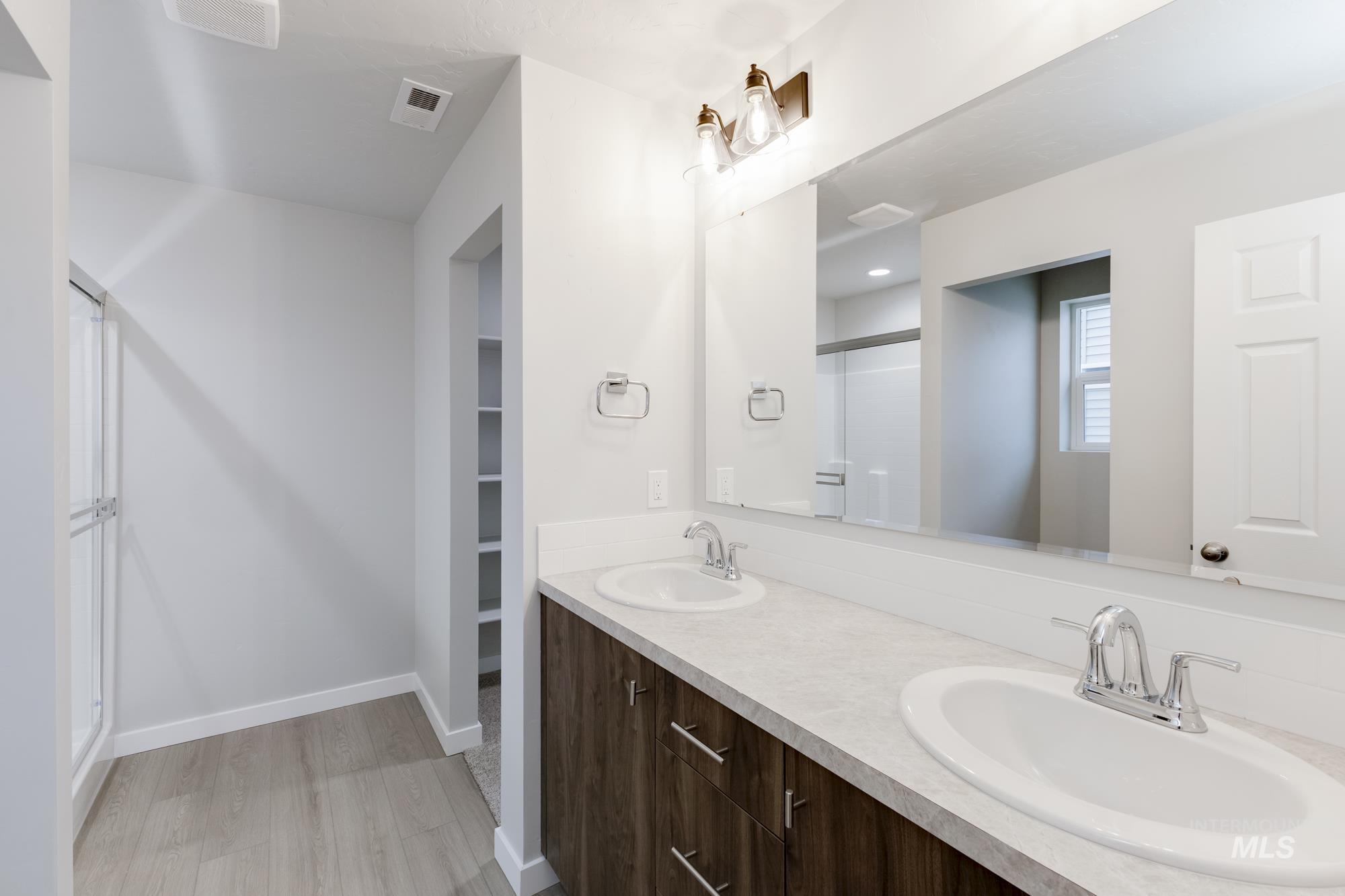 16264 Fill Ave, Caldwell, Idaho 83607, 3 Bedrooms, 2 Bathrooms, Residential For Sale, Price $404,990,MLS 98966423