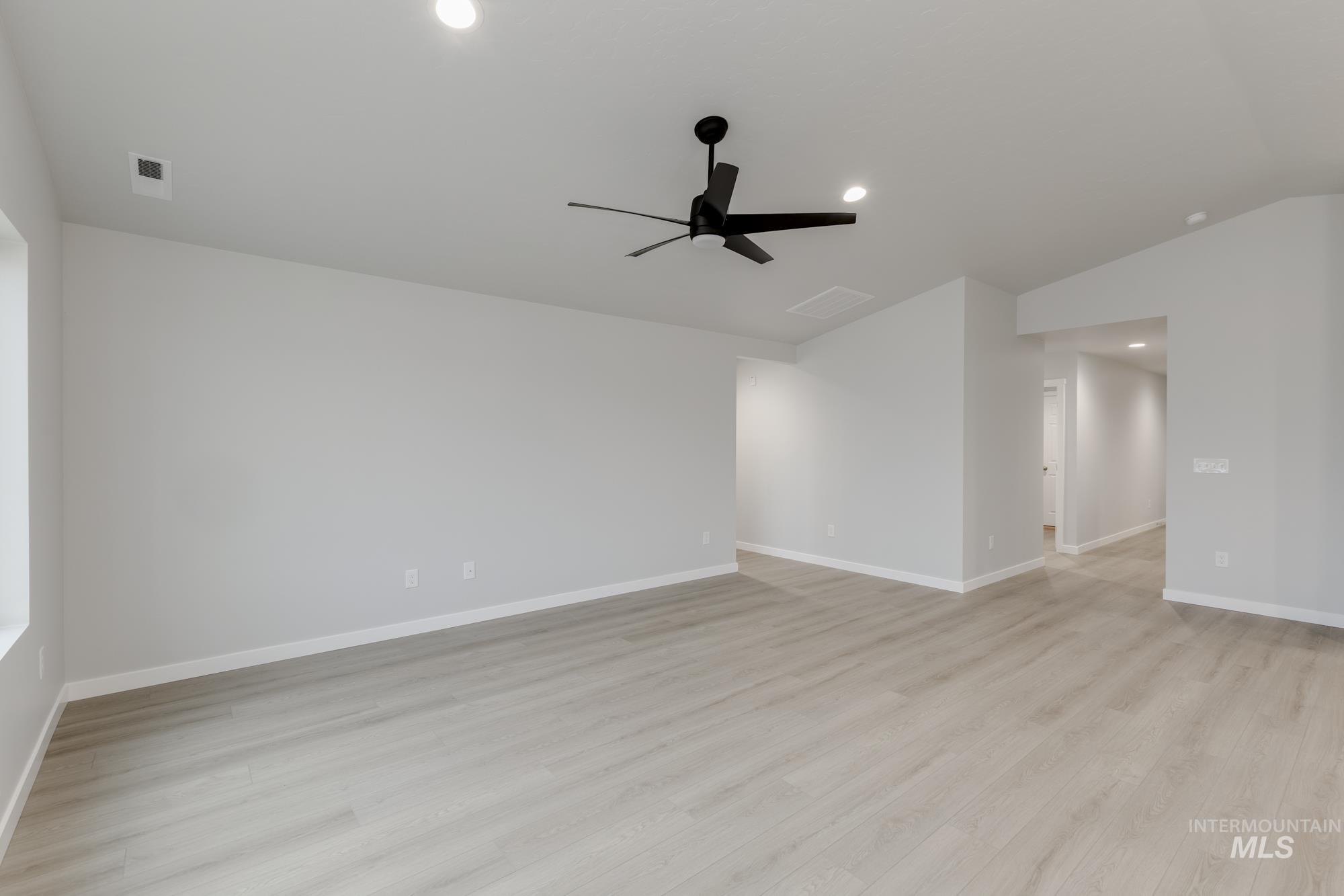 16264 Fill Ave, Caldwell, Idaho 83607, 3 Bedrooms, 2 Bathrooms, Residential For Sale, Price $404,990,MLS 98966423