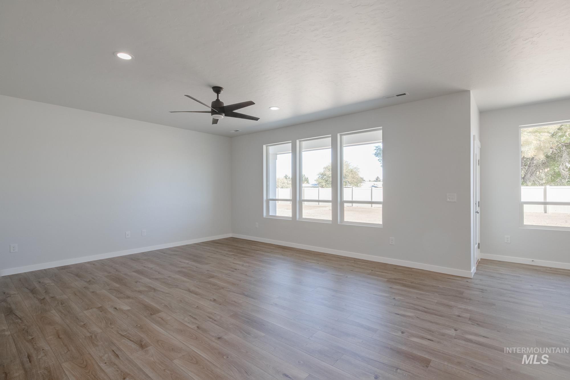 5304 Castleton Ave, Nampa, Idaho 83686, 4 Bedrooms, 2.5 Bathrooms, Residential For Sale, Price $559,990,MLS 98966424