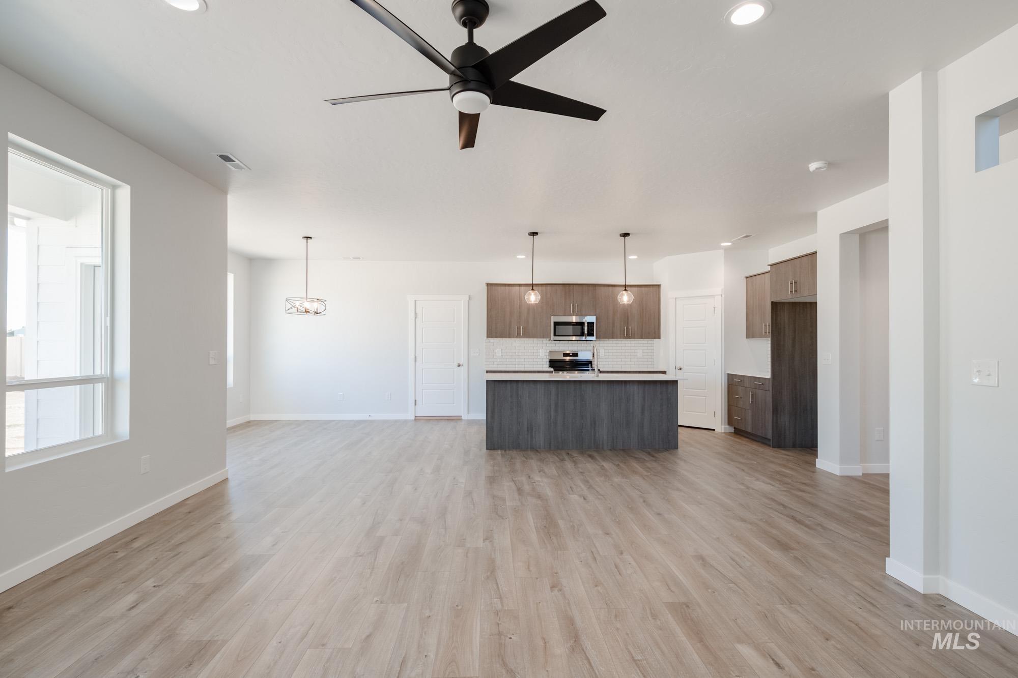 5304 Castleton Ave, Nampa, Idaho 83686, 4 Bedrooms, 2.5 Bathrooms, Residential For Sale, Price $559,990,MLS 98966424