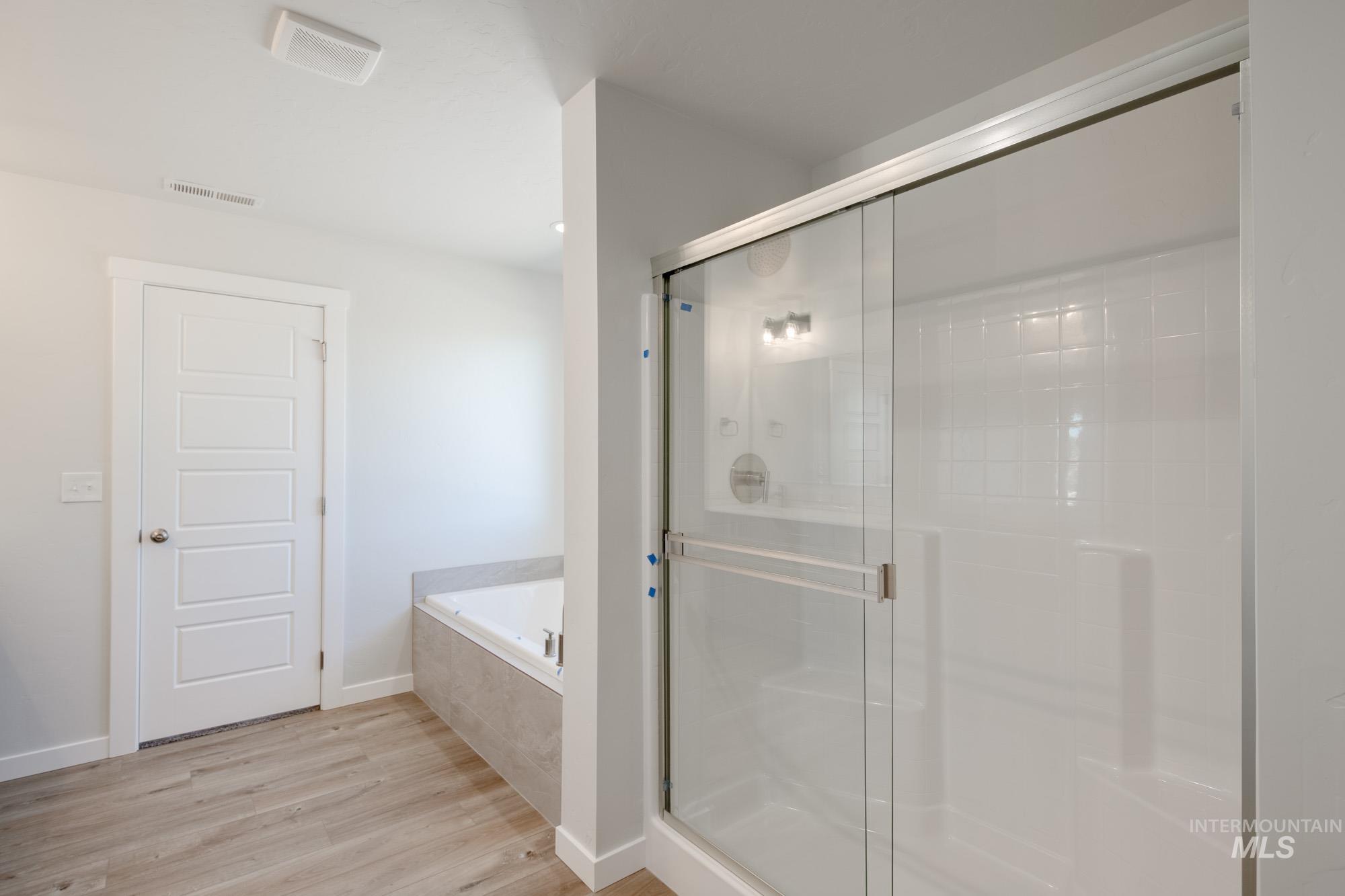 5304 Castleton Ave, Nampa, Idaho 83686, 4 Bedrooms, 2.5 Bathrooms, Residential For Sale, Price $559,990,MLS 98966424