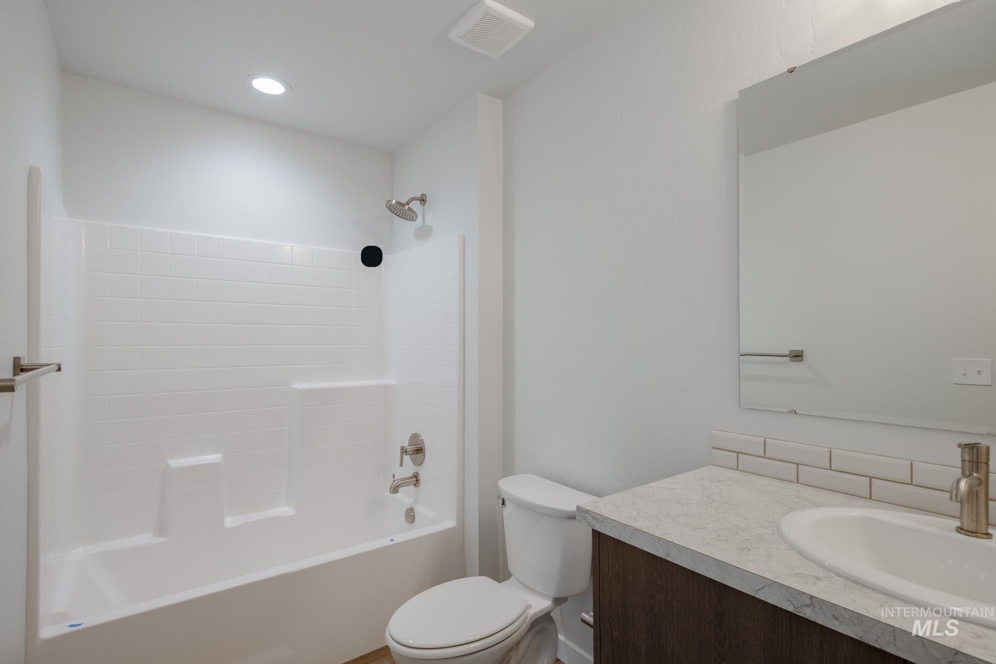 5304 Castleton Ave, Nampa, Idaho 83686, 4 Bedrooms, 2.5 Bathrooms, Residential For Sale, Price $559,990,MLS 98966424