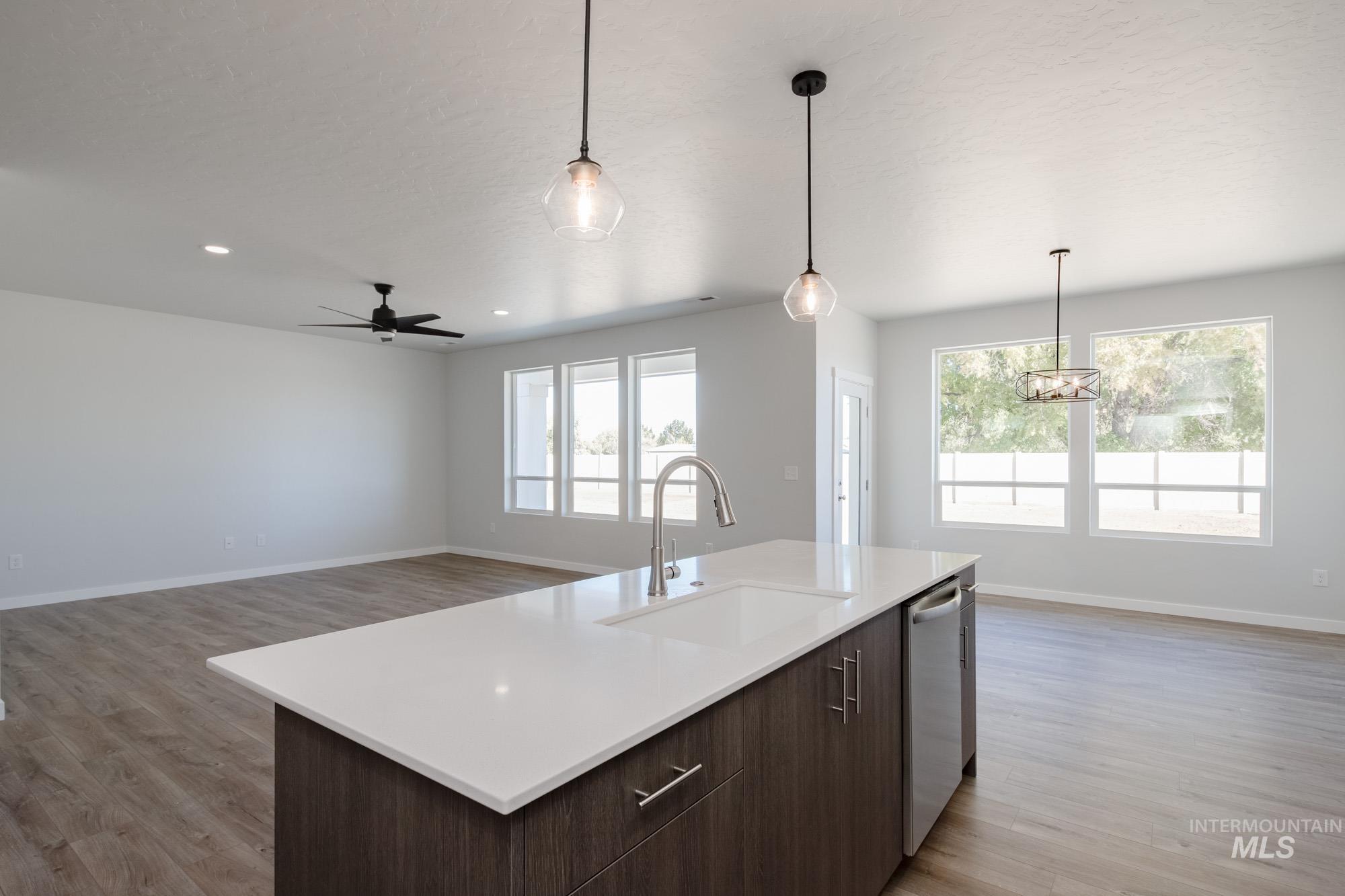 5304 Castleton Ave, Nampa, Idaho 83686, 4 Bedrooms, 2.5 Bathrooms, Residential For Sale, Price $559,990,MLS 98966424