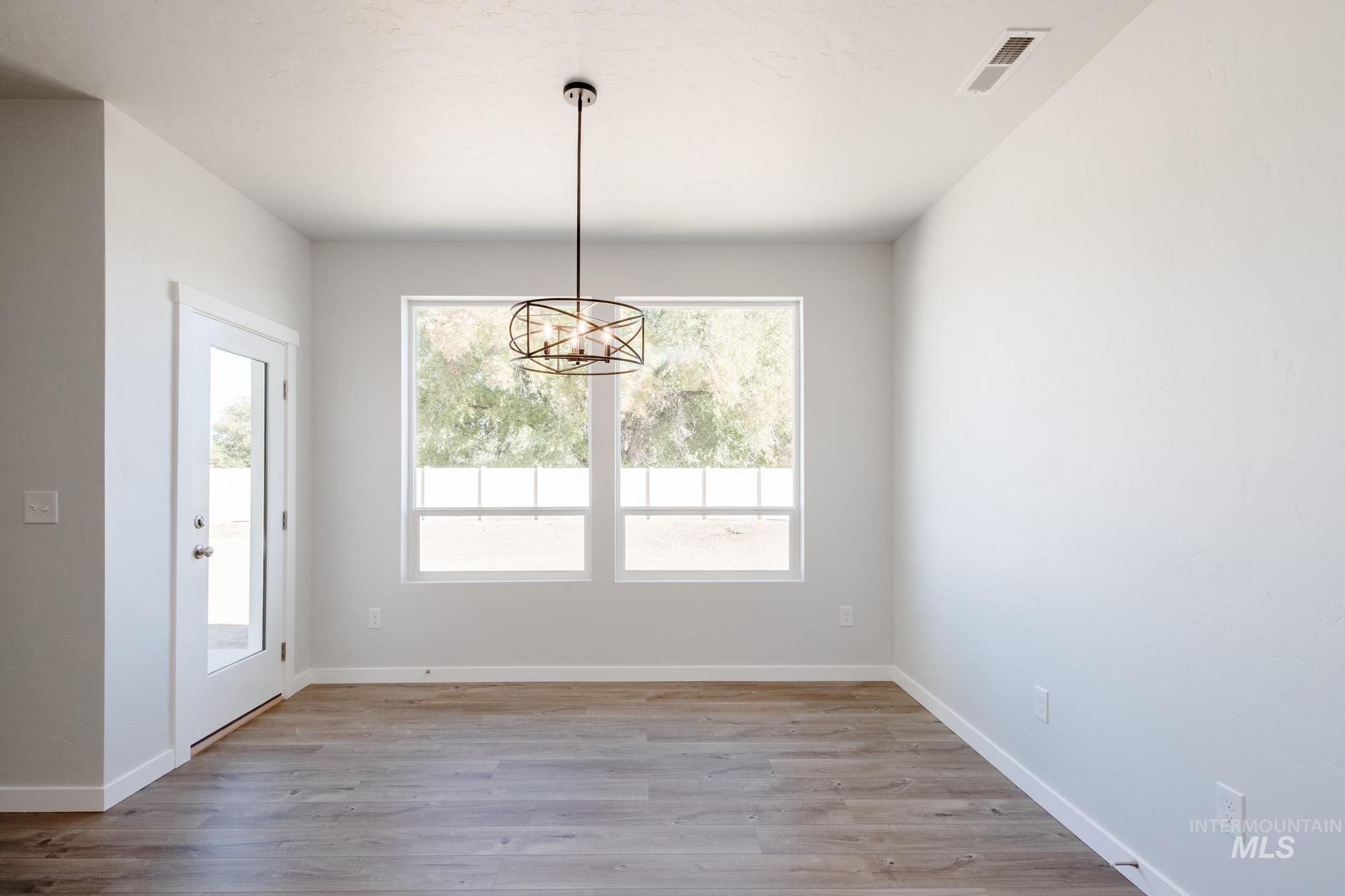 5304 Castleton Ave, Nampa, Idaho 83686, 4 Bedrooms, 2.5 Bathrooms, Residential For Sale, Price $559,990,MLS 98966424