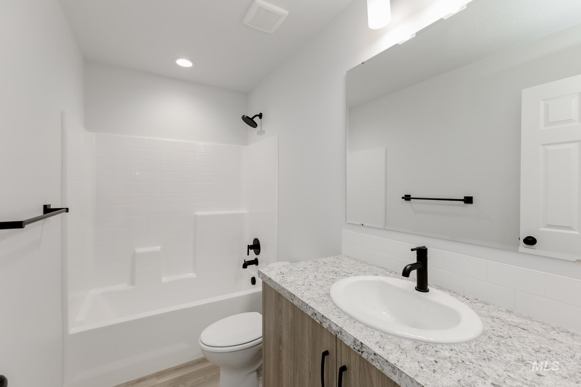 3422 E Red Maple Ct, Nampa, Idaho 83686, 4 Bedrooms, 2 Bathrooms, Residential For Sale, Price $429,990,MLS 98966425