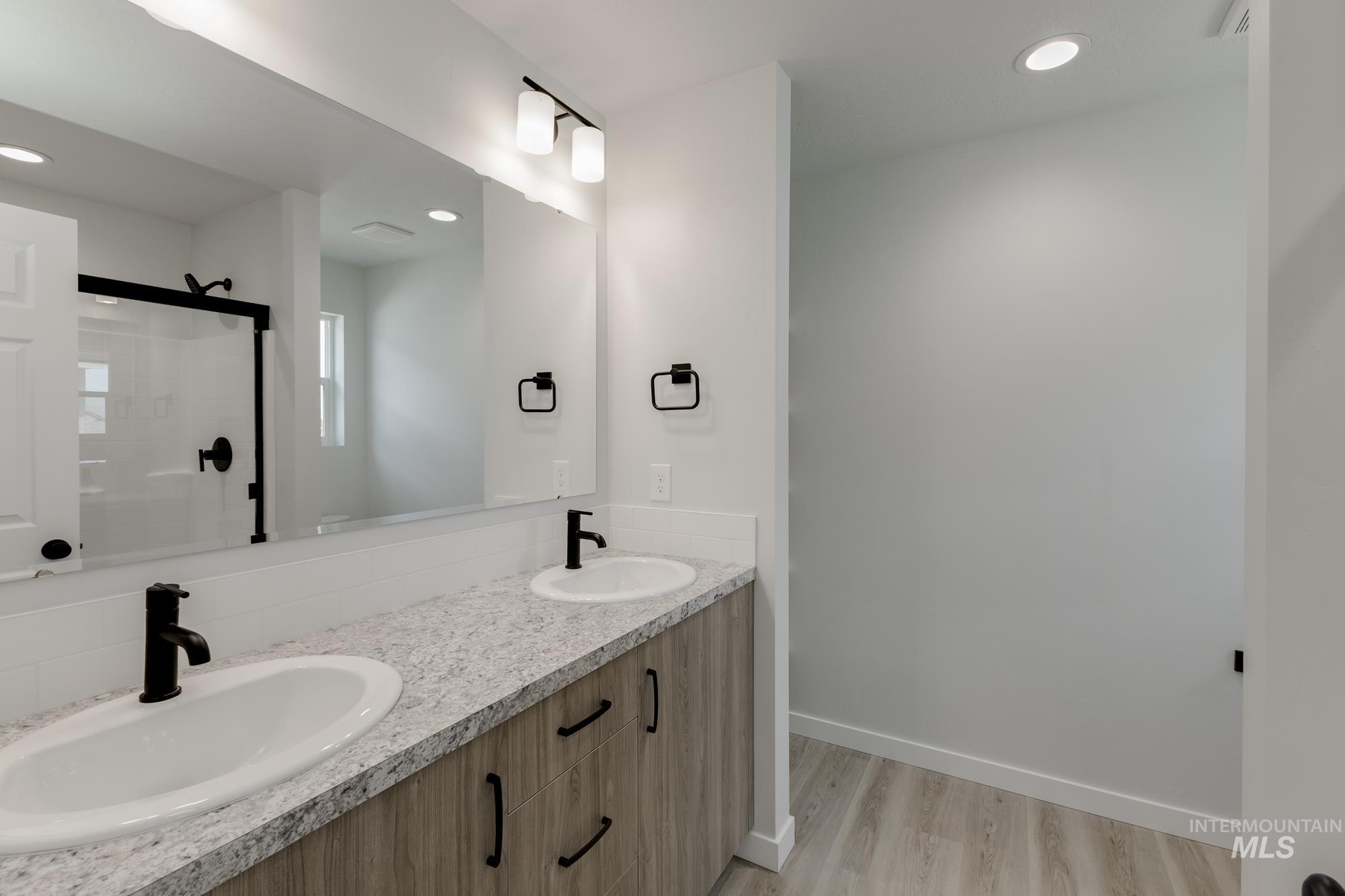 3422 E Red Maple Ct, Nampa, Idaho 83686, 4 Bedrooms, 2 Bathrooms, Residential For Sale, Price $429,990,MLS 98966425