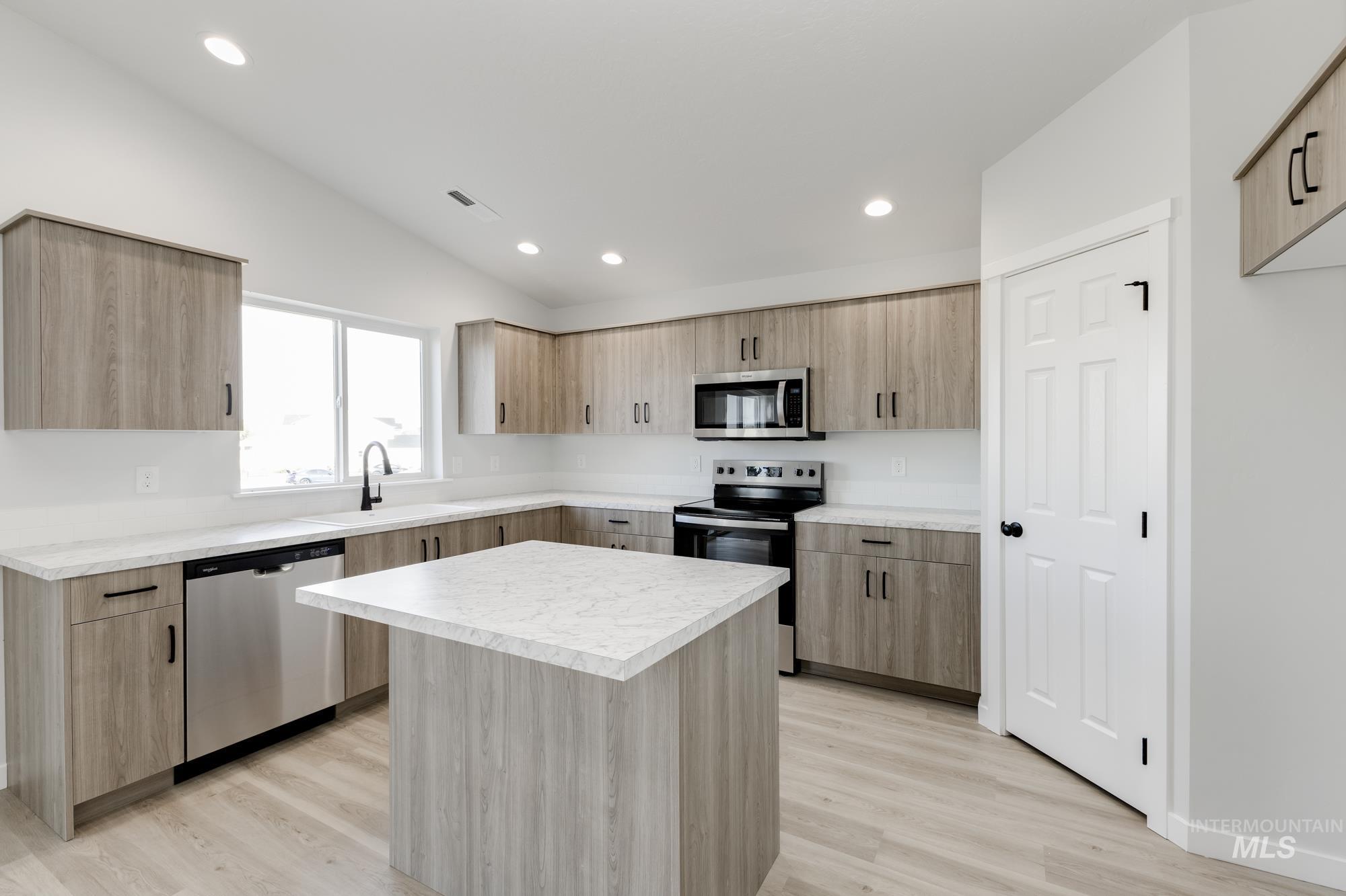 3422 E Red Maple Ct, Nampa, Idaho 83686, 4 Bedrooms, 2 Bathrooms, Residential For Sale, Price $429,990,MLS 98966425