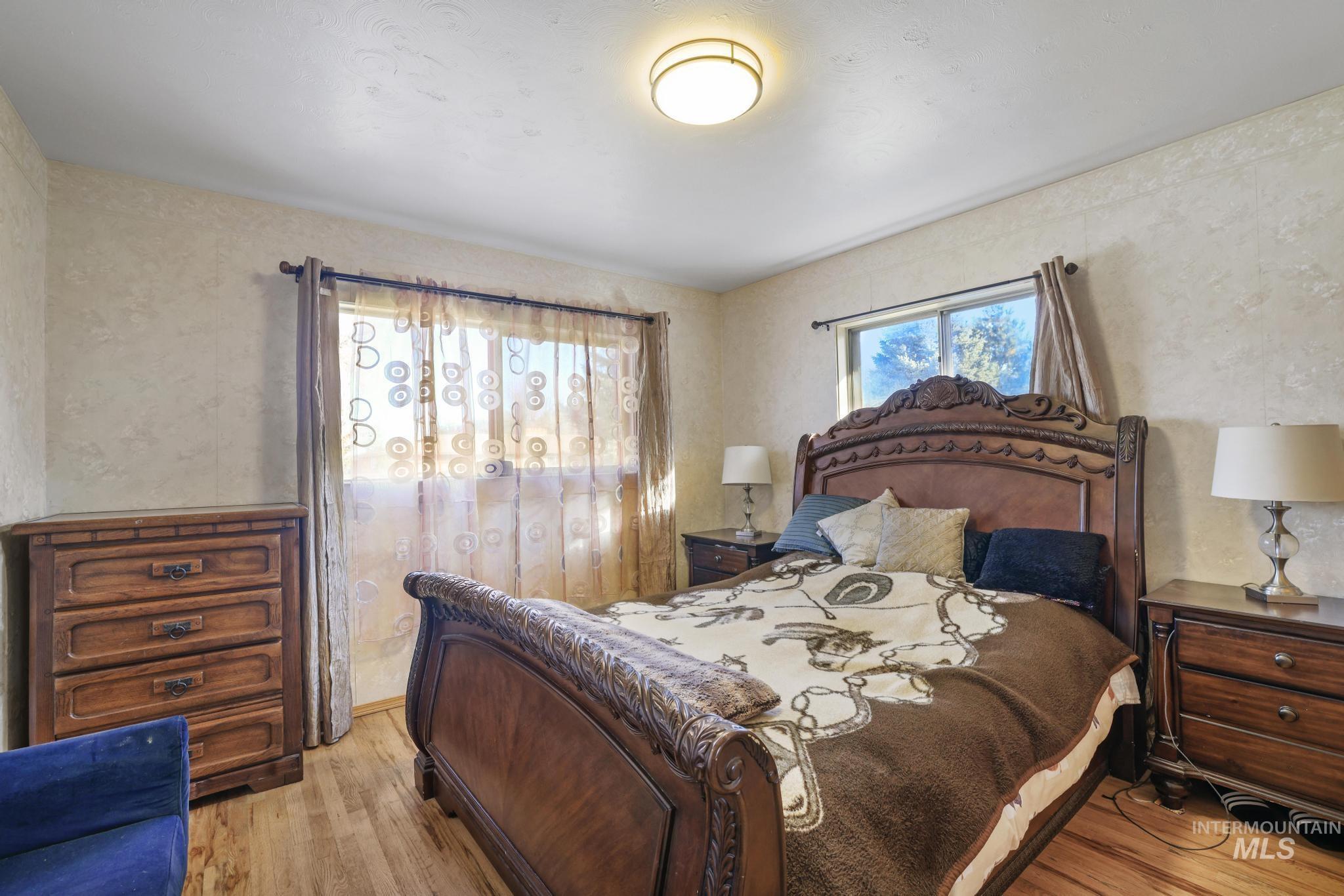 1360 Lawndale Dr, Twin Falls, Idaho 83301, 6 Bedrooms, 2 Bathrooms, Residential For Sale, Price $374,900,MLS 98966426