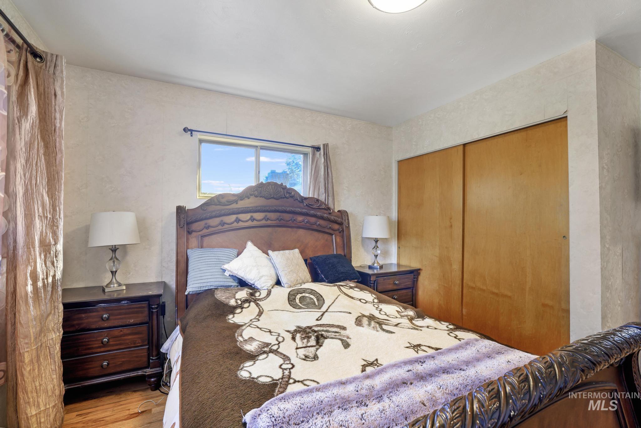 1360 Lawndale Dr, Twin Falls, Idaho 83301, 6 Bedrooms, 2 Bathrooms, Residential For Sale, Price $374,900,MLS 98966426