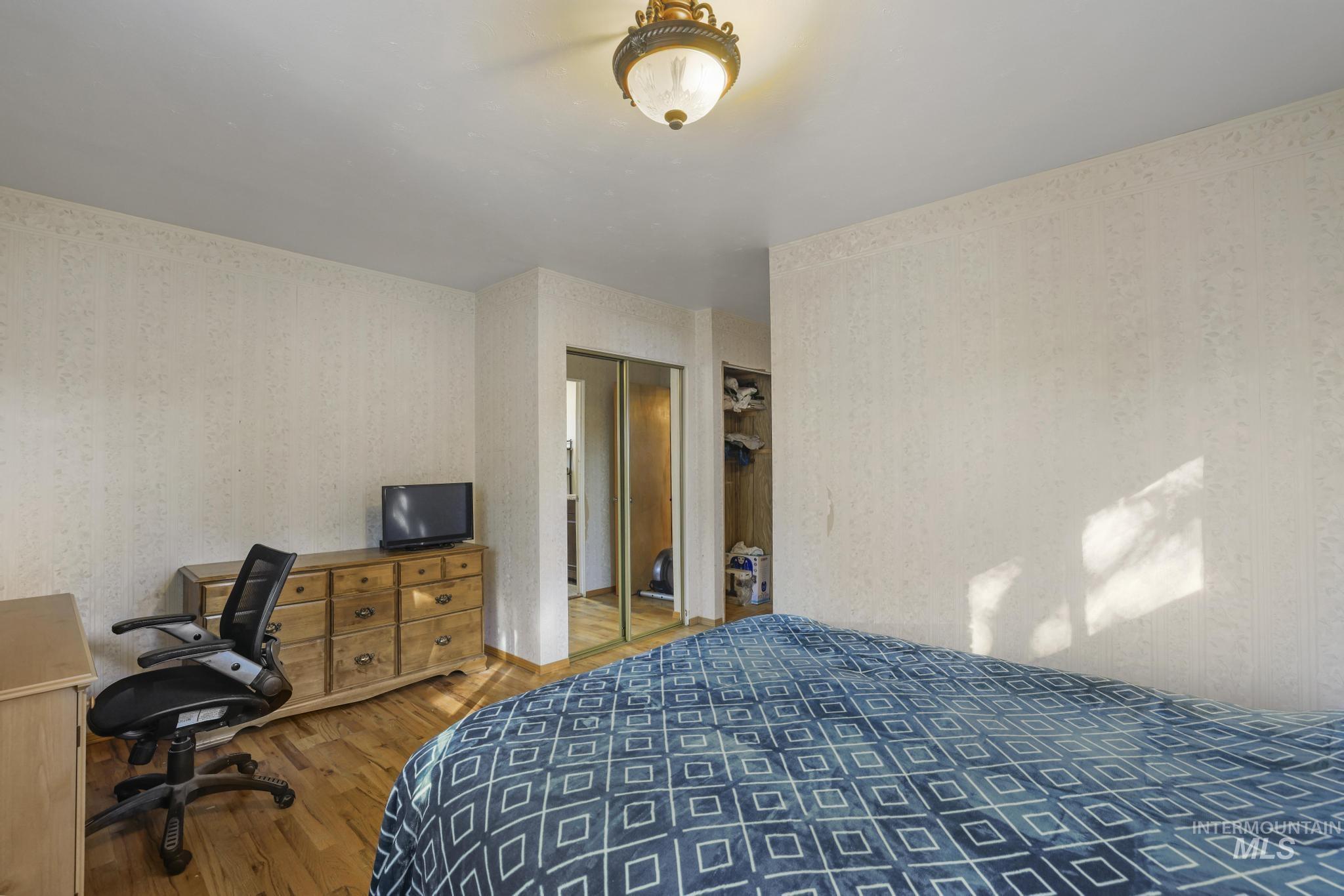 1360 Lawndale Dr, Twin Falls, Idaho 83301, 6 Bedrooms, 2 Bathrooms, Residential For Sale, Price $374,900,MLS 98966426