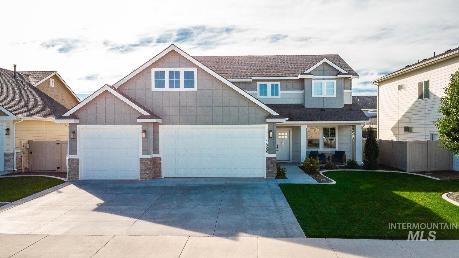 11065 White River St, Caldwell, Idaho 83605, 4 Bedrooms, 2.5 Bathrooms, Residential For Sale, Price $569,000,MLS 98966431