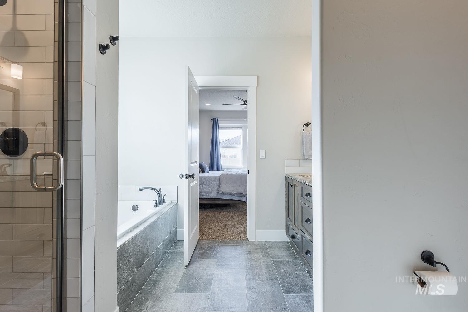 11065 White River St, Caldwell, Idaho 83605, 4 Bedrooms, 2.5 Bathrooms, Residential For Sale, Price $569,000,MLS 98966431