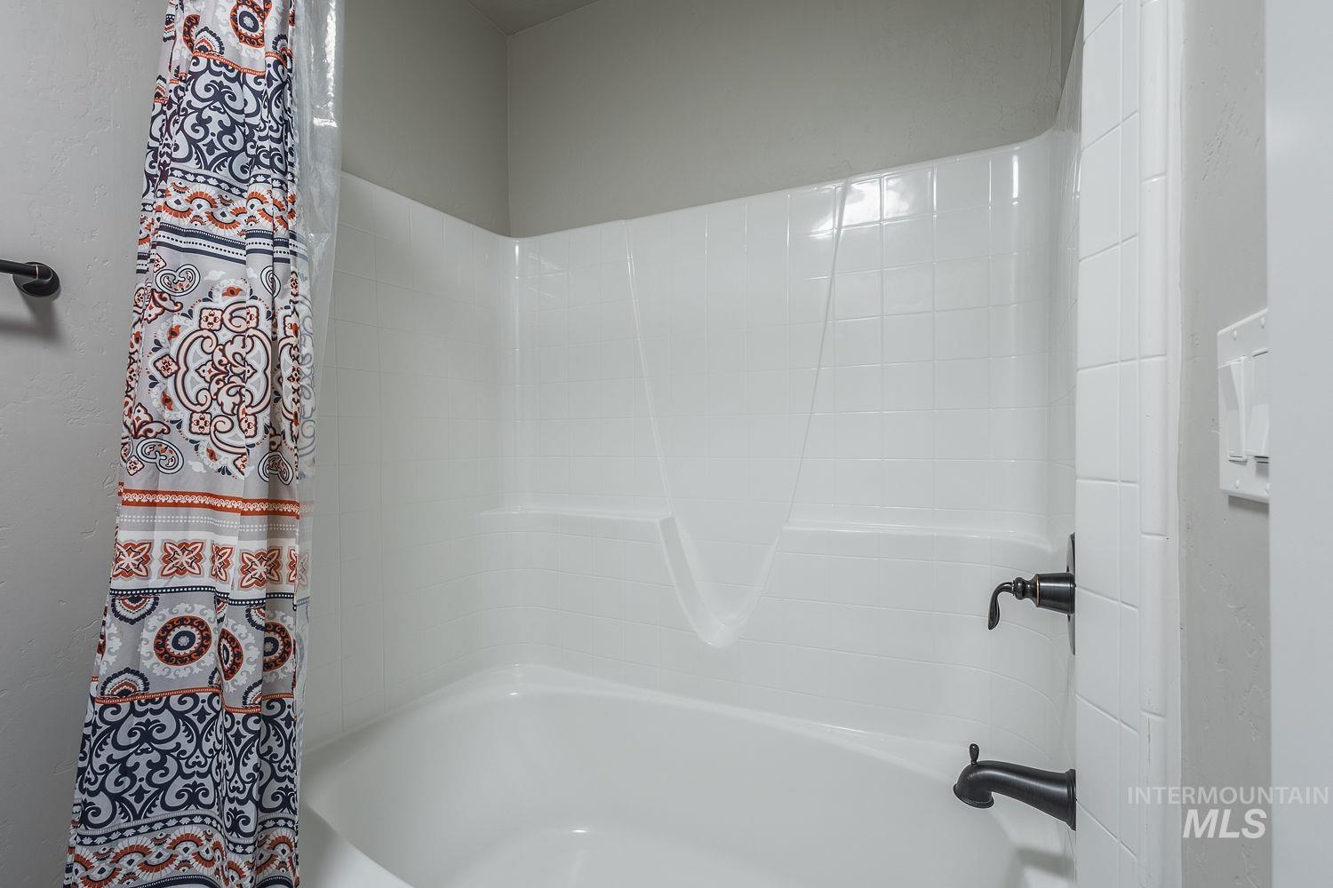 11065 White River St, Caldwell, Idaho 83605, 4 Bedrooms, 2.5 Bathrooms, Residential For Sale, Price $569,000,MLS 98966431