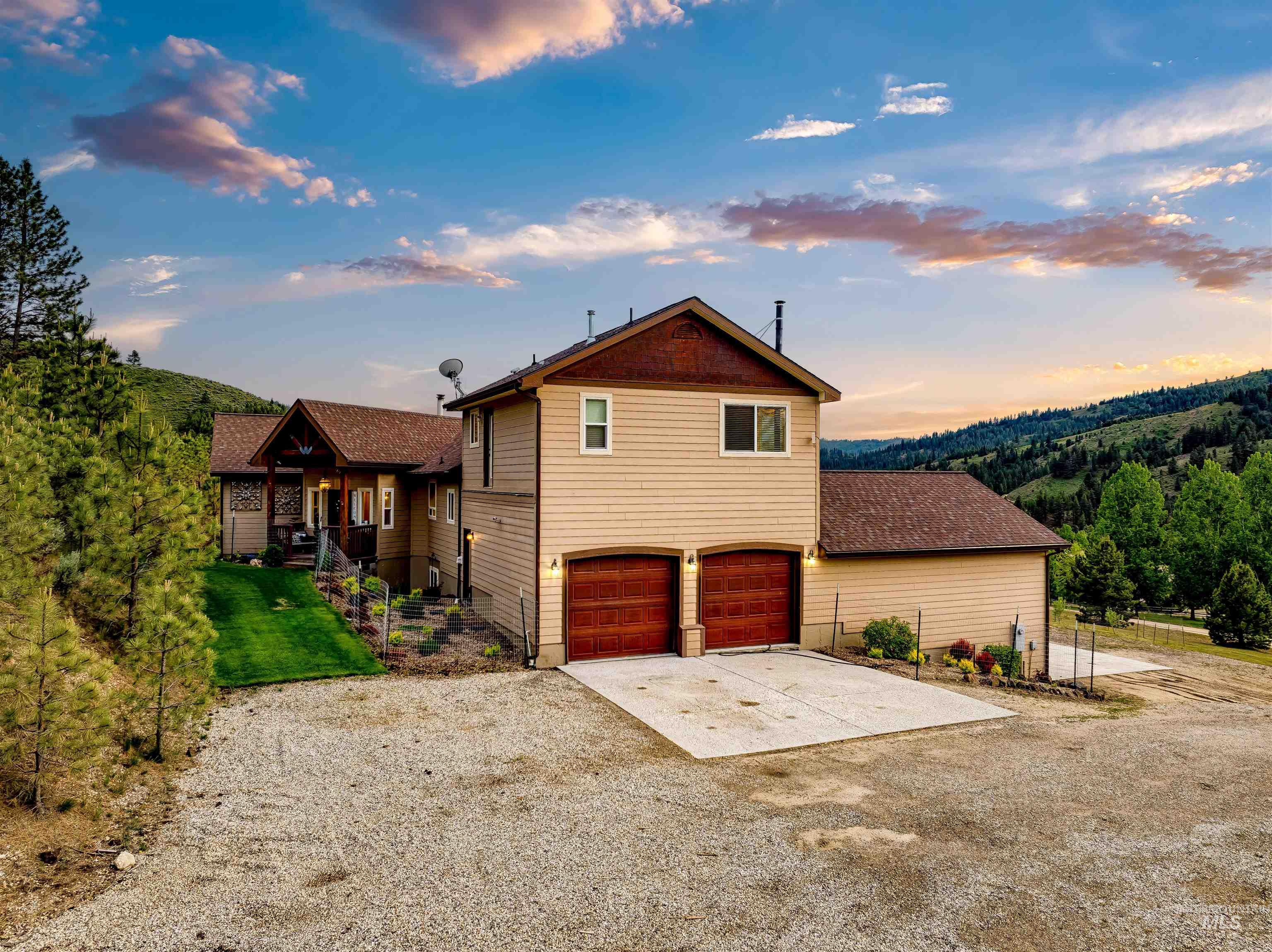 65 Peregrine Drive, Boise, Idaho 83716, 5 Bedrooms, 4 Bathrooms, Residential For Sale, Price $998,000,MLS 98966435