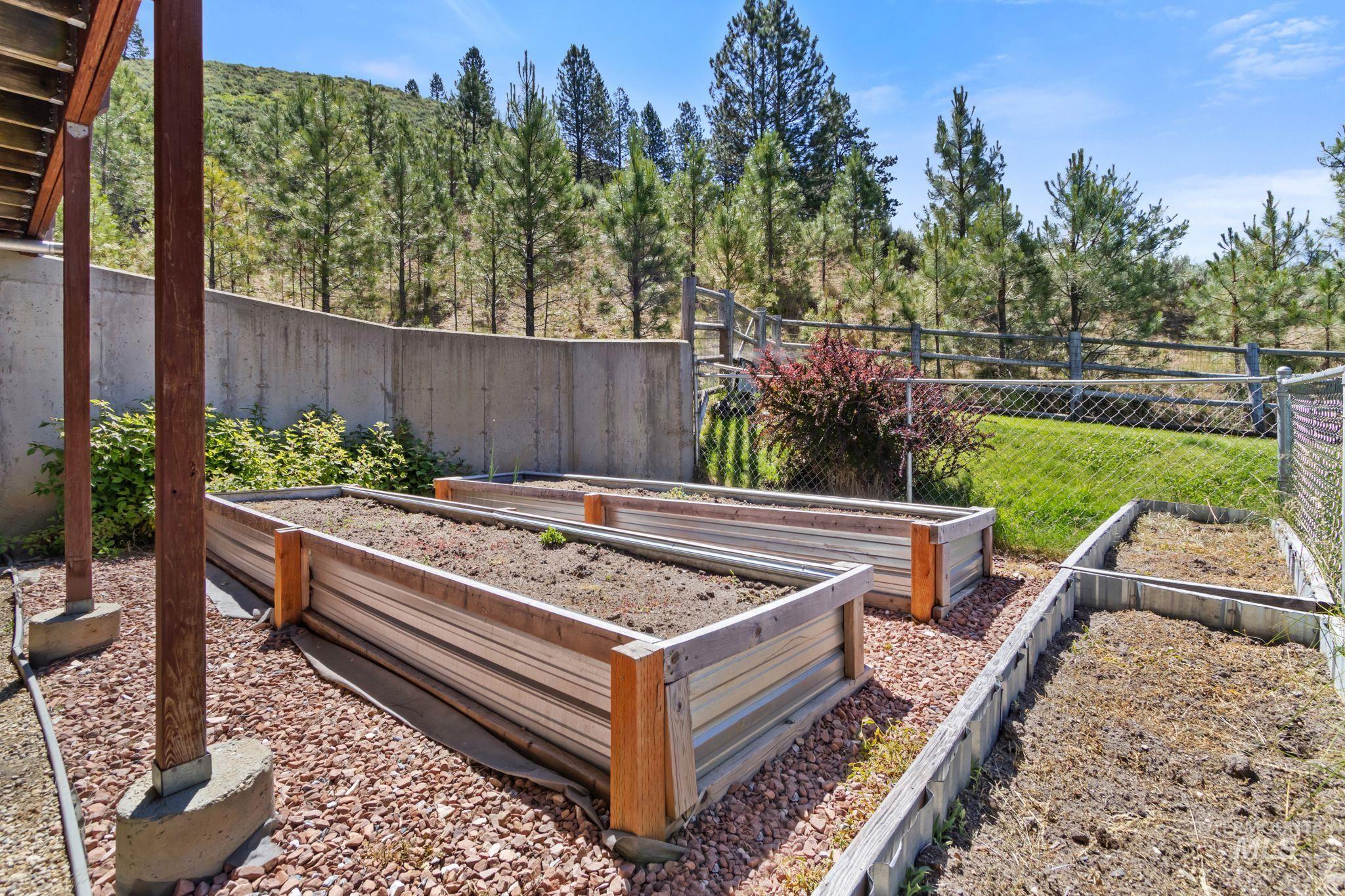 65 Peregrine Drive, Boise, Idaho 83716, 5 Bedrooms, 4 Bathrooms, Residential For Sale, Price $998,000,MLS 98966435