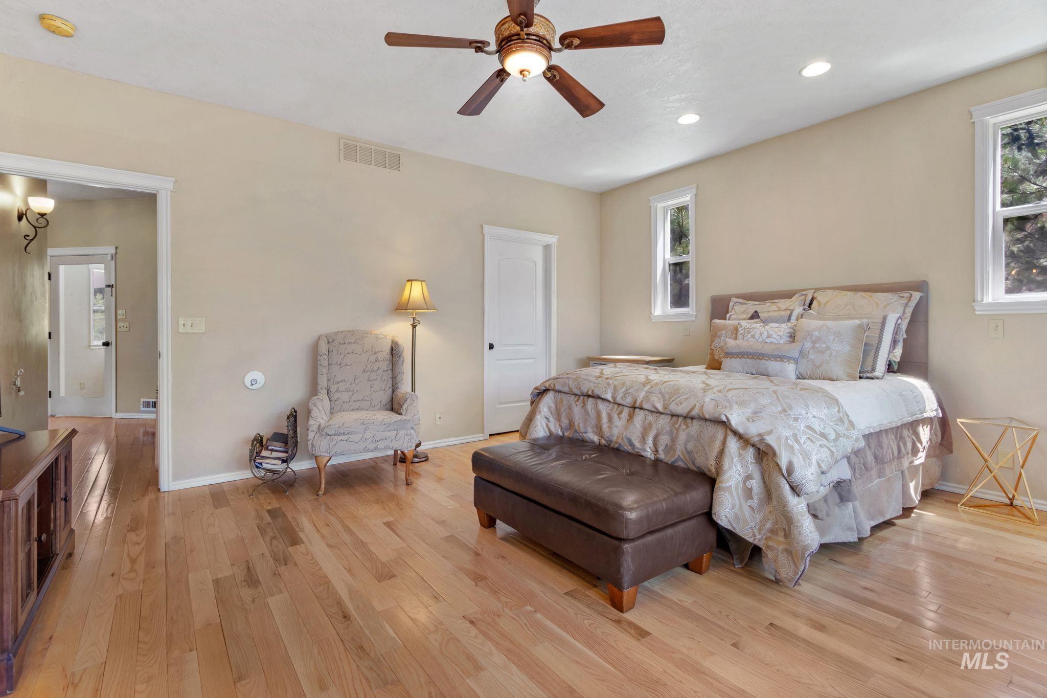 65 Peregrine Drive, Boise, Idaho 83716, 5 Bedrooms, 4 Bathrooms, Residential For Sale, Price $998,000,MLS 98966435