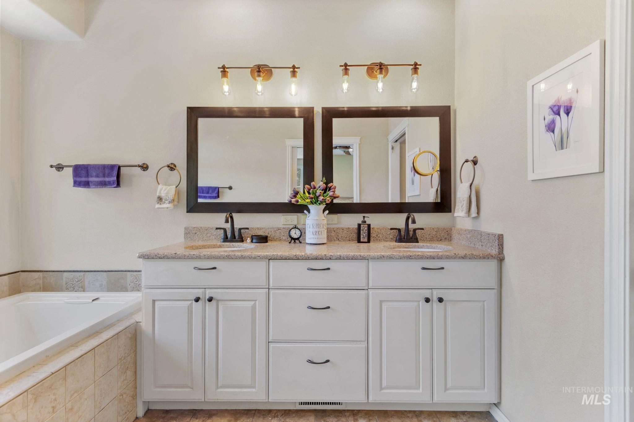 65 Peregrine Drive, Boise, Idaho 83716, 5 Bedrooms, 4 Bathrooms, Residential For Sale, Price $998,000,MLS 98966435