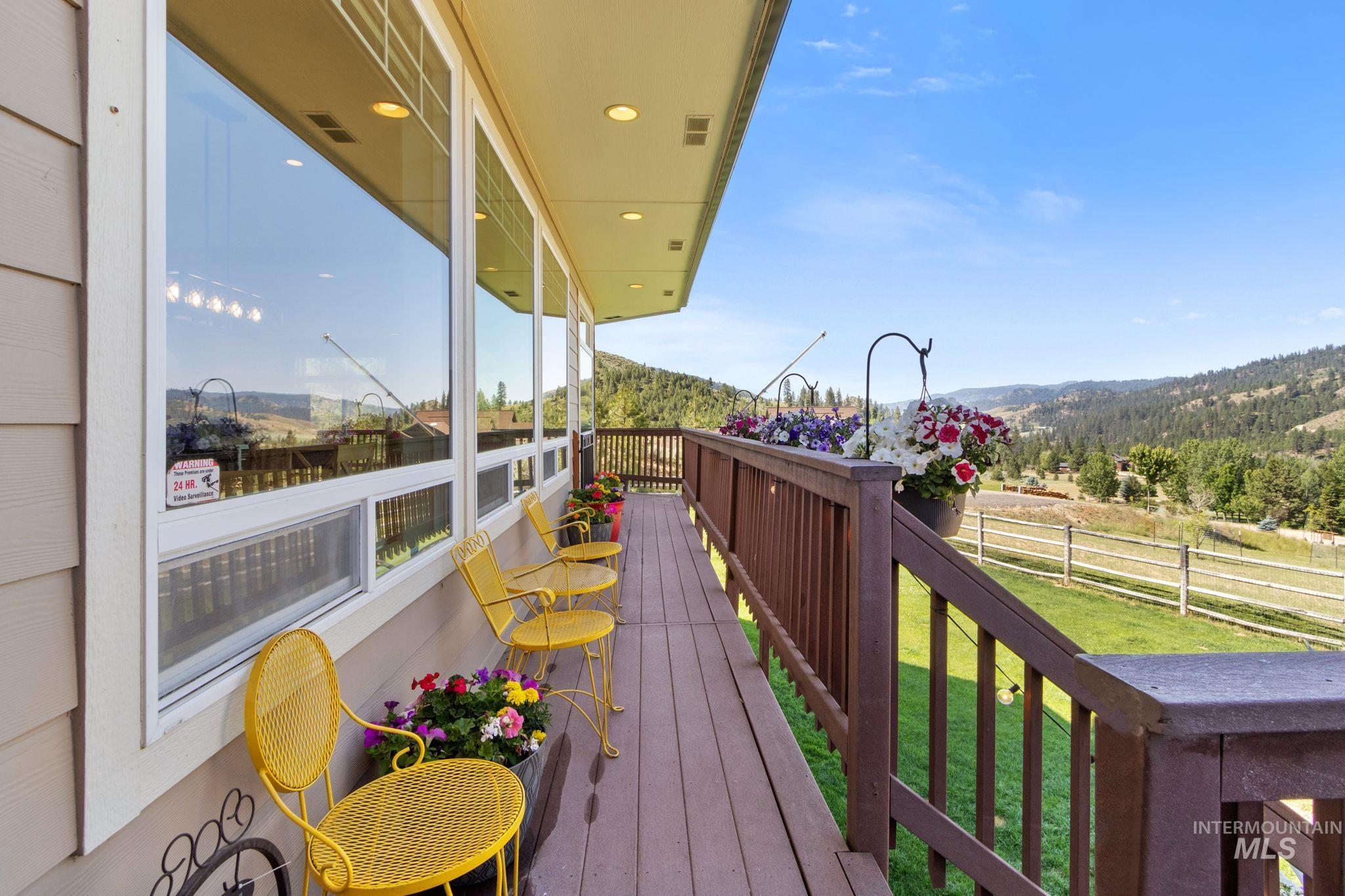 65 Peregrine Drive, Boise, Idaho 83716, 5 Bedrooms, 4 Bathrooms, Residential For Sale, Price $998,000,MLS 98966435