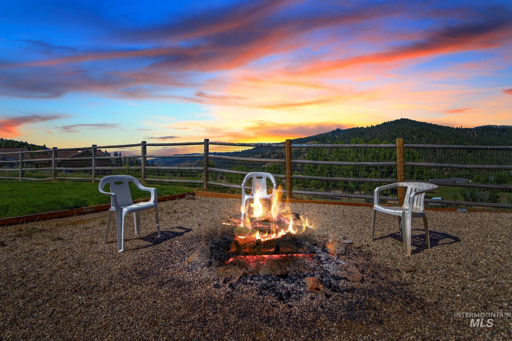 65 Peregrine Drive, Boise, Idaho 83716, 5 Bedrooms, 4 Bathrooms, Residential For Sale, Price $998,000,MLS 98966435