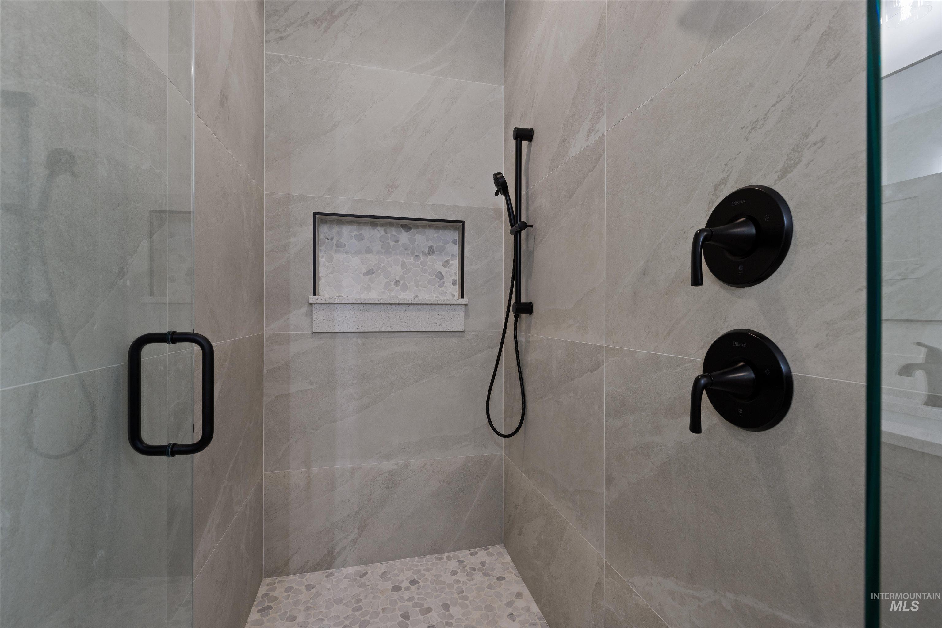 1409 Uvalde St, Caldwell, Idaho 83605, 4 Bedrooms, 2.5 Bathrooms, Residential For Sale, Price $495,000,MLS 98966448