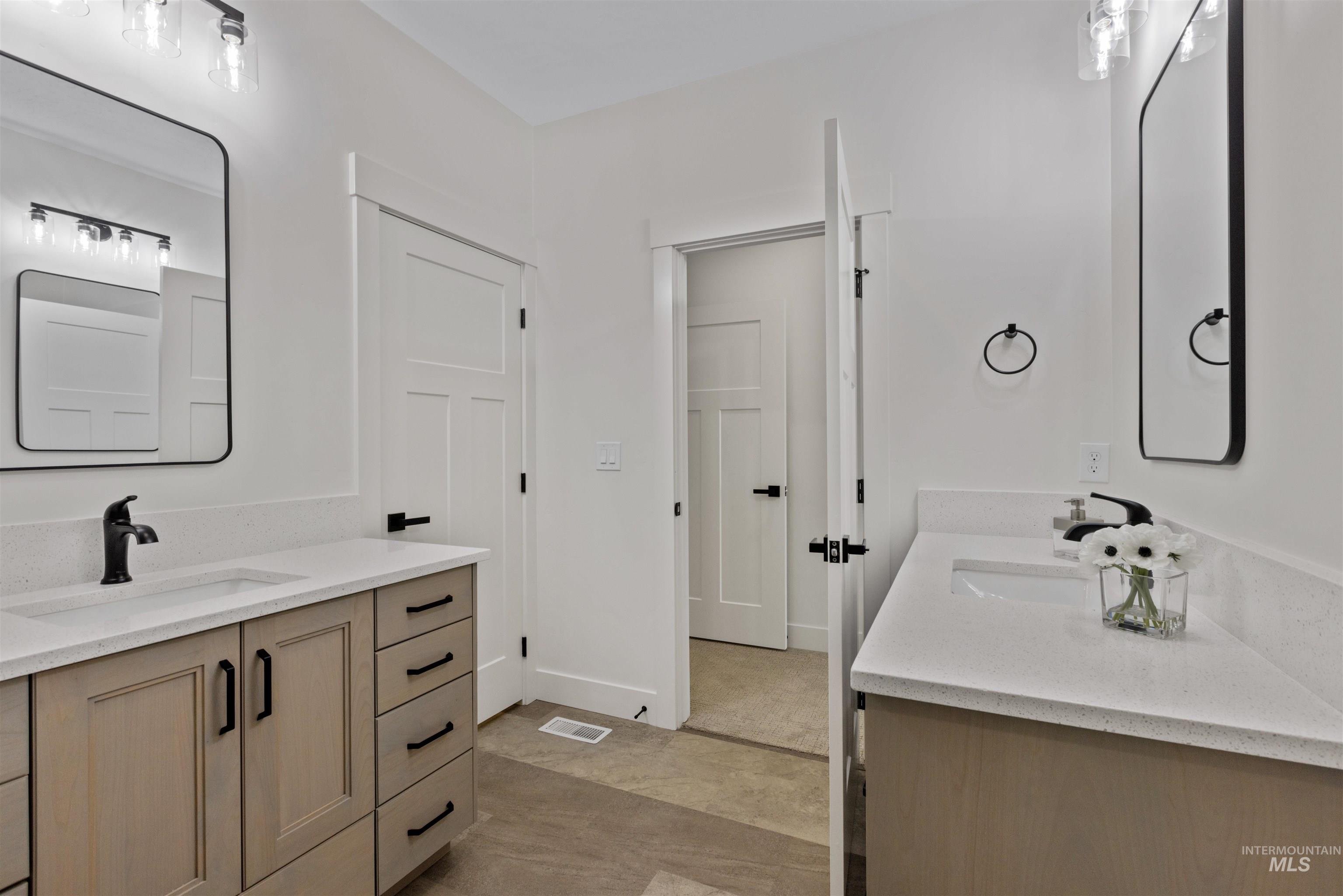 1409 Uvalde St, Caldwell, Idaho 83605, 4 Bedrooms, 2.5 Bathrooms, Residential For Sale, Price $495,000,MLS 98966448