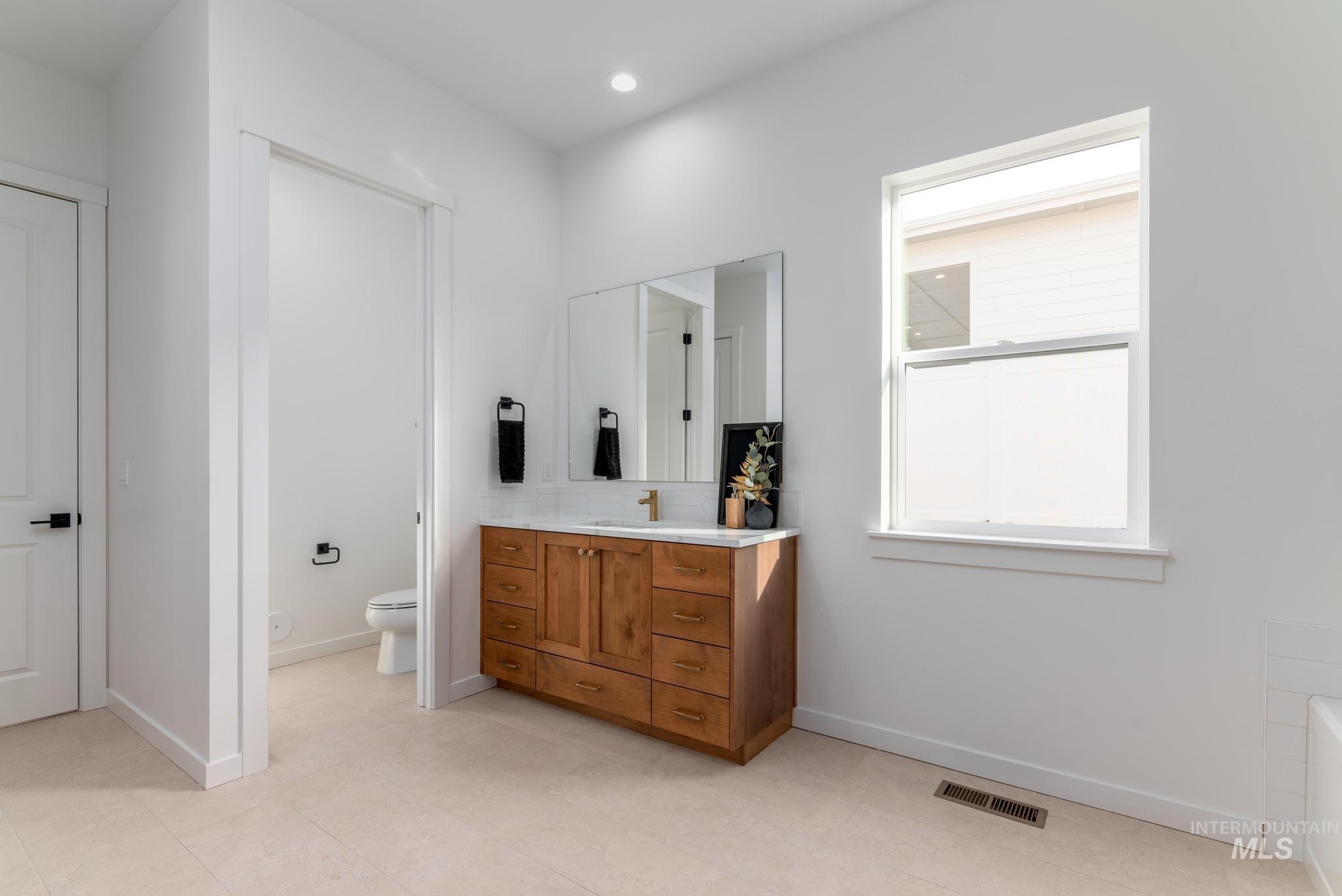 14702 Port Royal St, Caldwell, Idaho 83607, 4 Bedrooms, 3 Bathrooms, Residential For Sale, Price $619,000,MLS 98966454