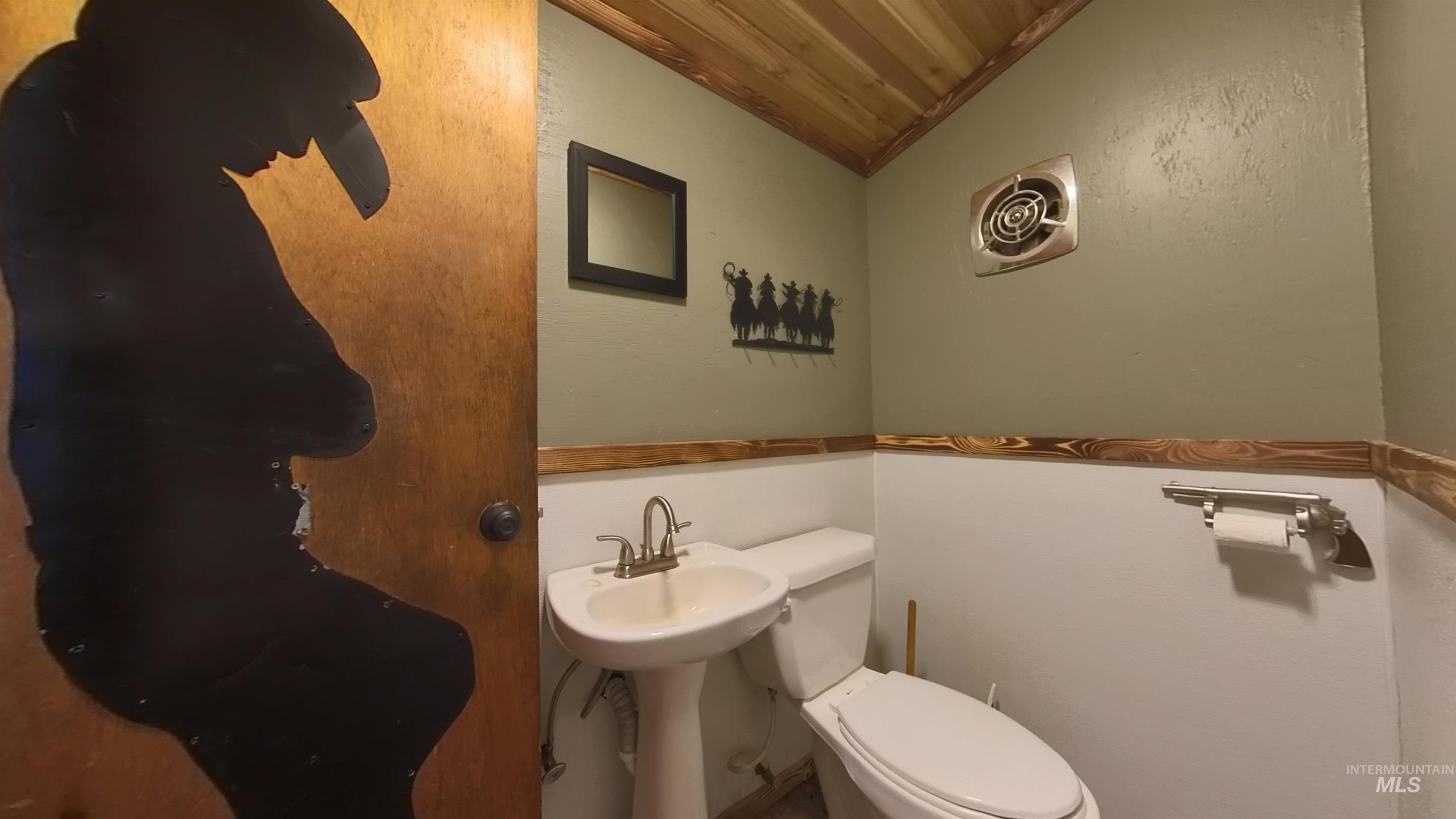 5588 Highway 8, Deary, Idaho 83823, 1 Bathroom, Residential For Sale, Price $205,000, 98966461