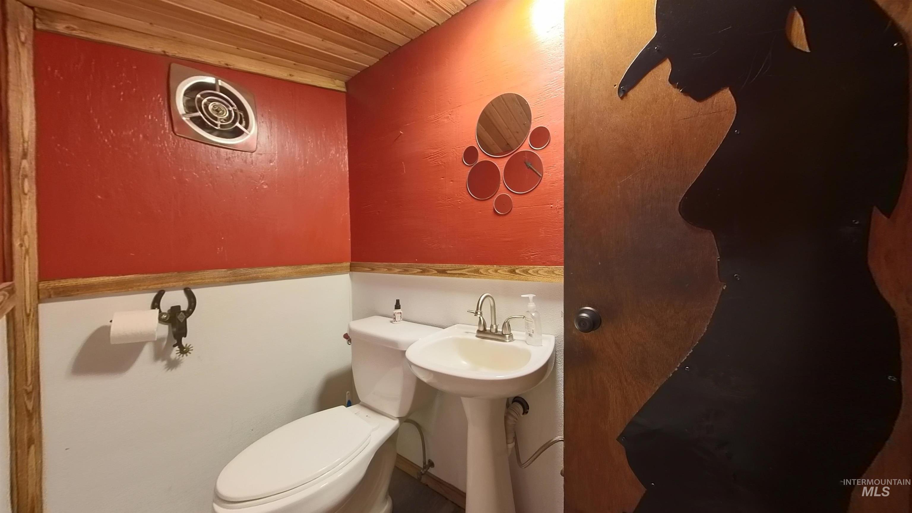 5588 Highway 8, Deary, Idaho 83823, 1 Bathroom, Residential For Sale, Price $205,000, 98966461