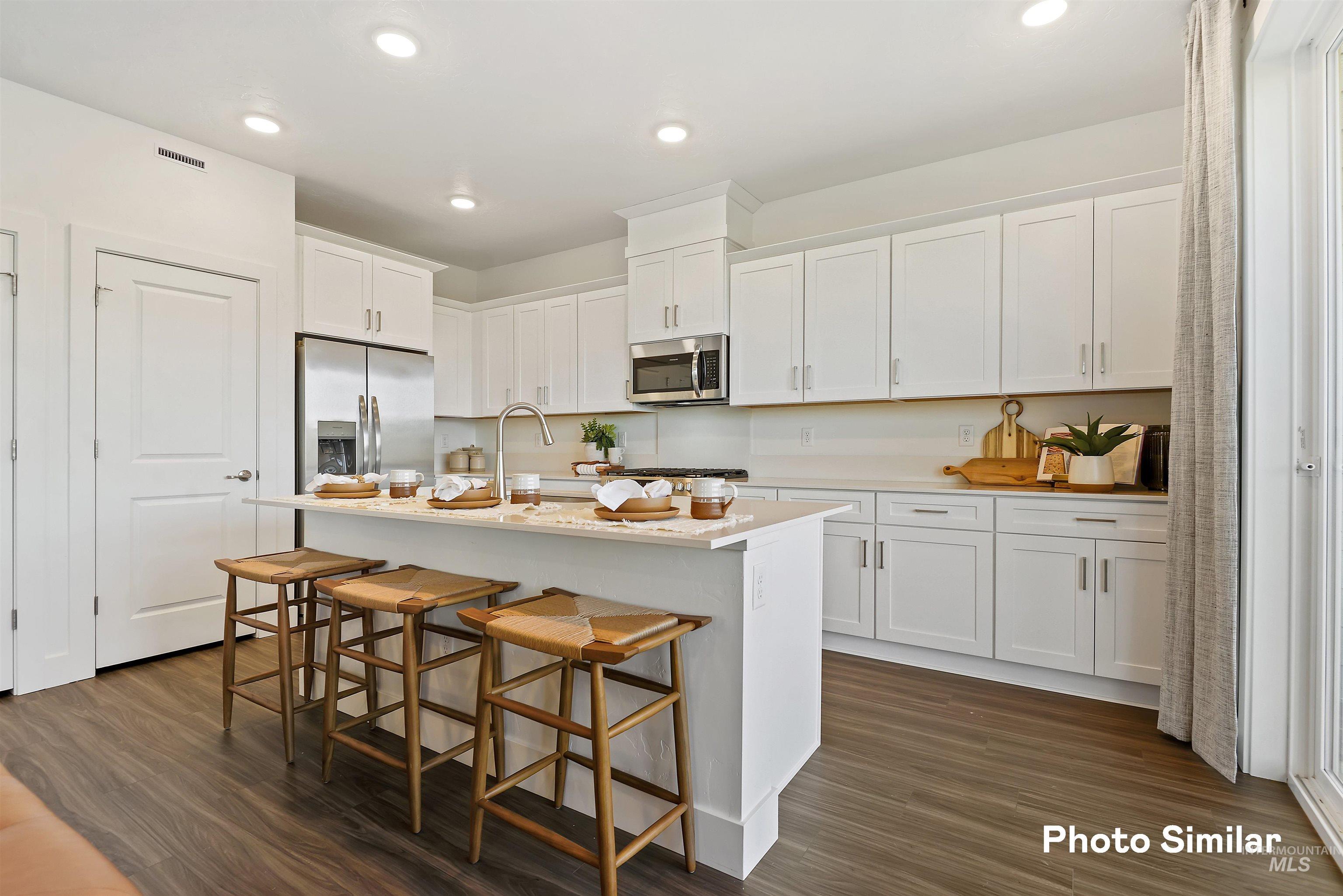 1869 N Big Star Ave, Eagle, Idaho 83616, 3 Bedrooms, 2.5 Bathrooms, Residential For Sale, Price $439,900,MLS 98966465