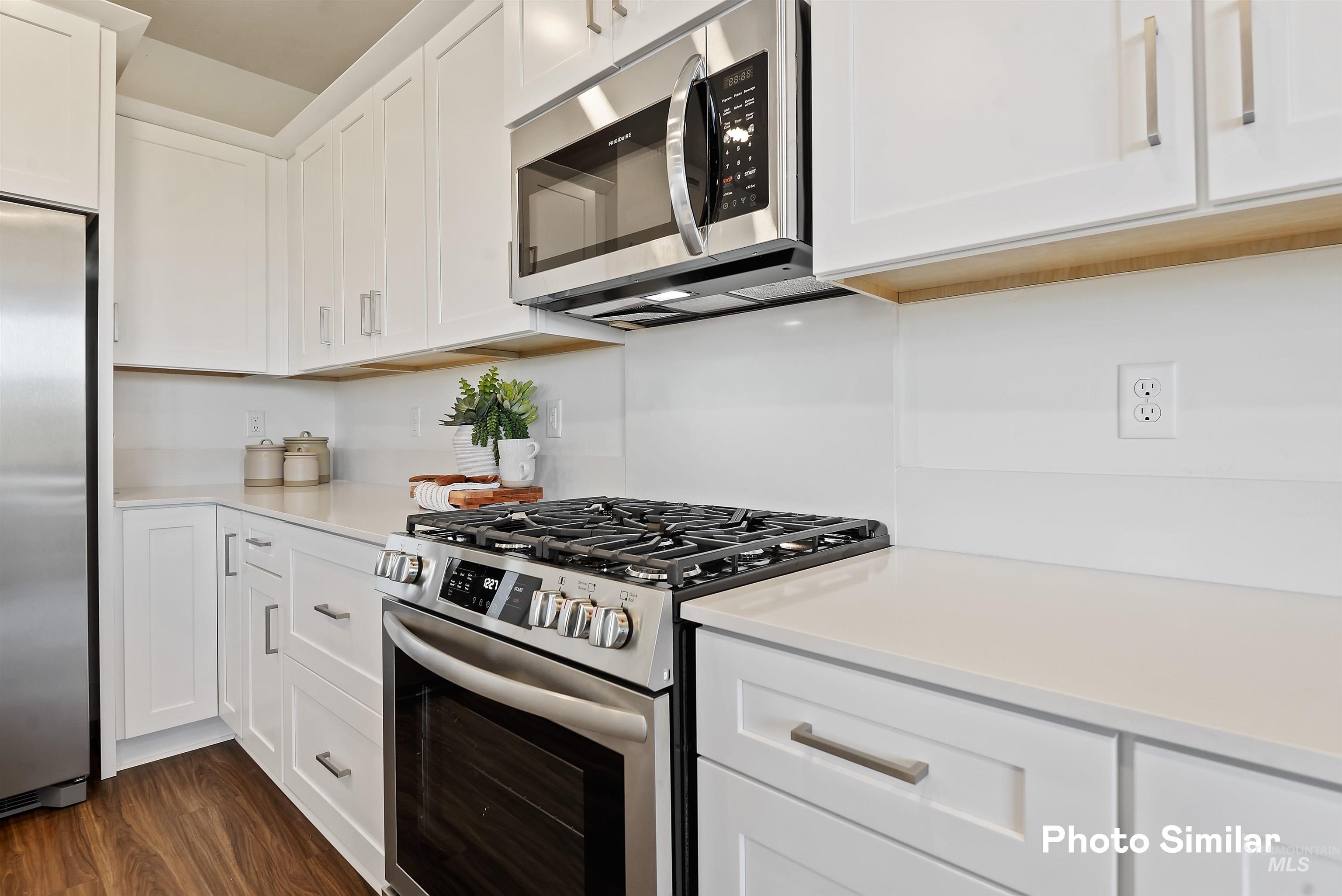 1869 N Big Star Ave, Eagle, Idaho 83616, 3 Bedrooms, 2.5 Bathrooms, Residential For Sale, Price $439,900,MLS 98966465