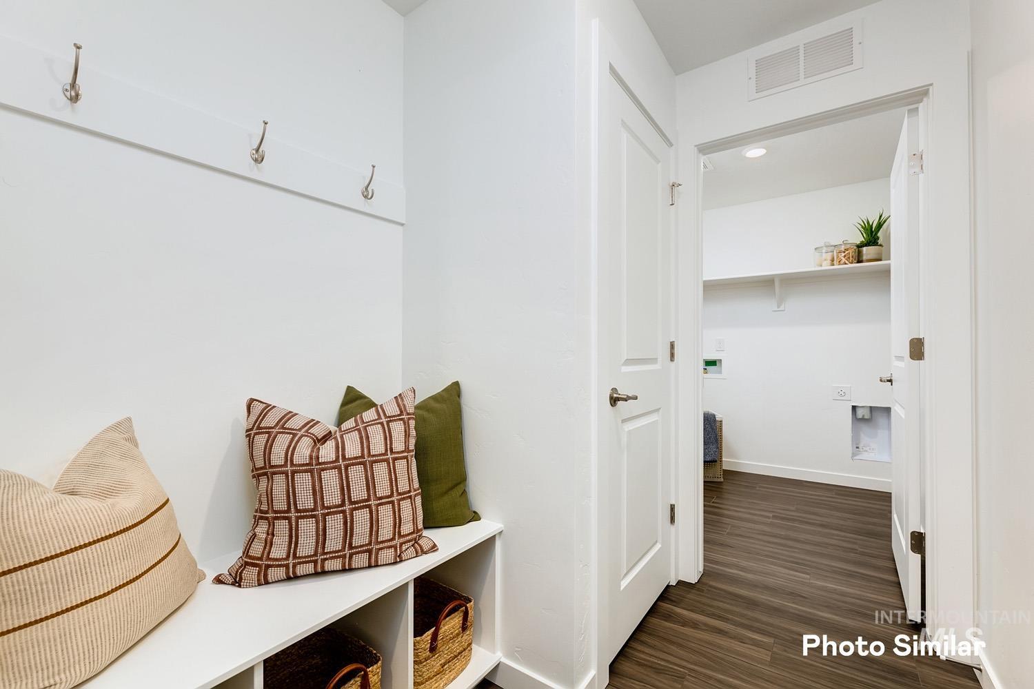 8576 E Love Ct, Nampa, Idaho 83687, 3 Bedrooms, 2 Bathrooms, Residential For Sale, Price $444,900,MLS 98966478