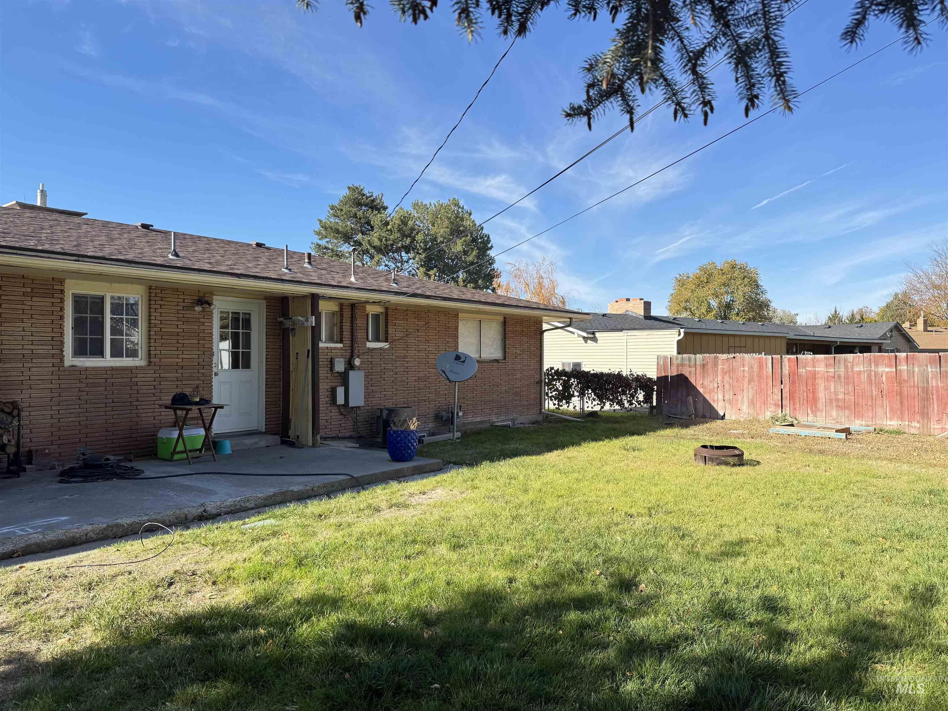 142 Blair Dr., Twin Falls, Idaho 83301, 5 Bedrooms, 3 Bathrooms, Residential For Sale, Price $354,000,MLS 98966492